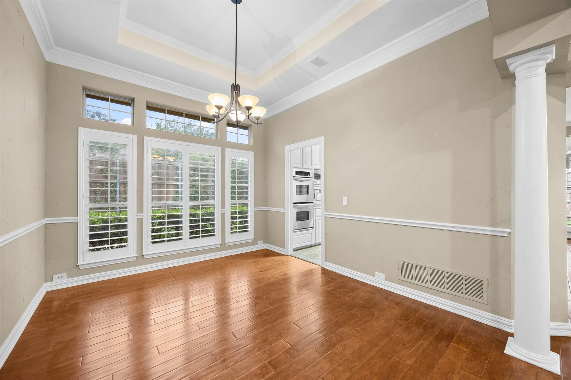 Single Family Residence For Rent in Collin County , 5857 Stone Meadow Drive, Plano, Texas 75093, 4 Bedroom, 3 Bathroom, 2 Garage spaces, 2,587 Sqft, built in 1994, mls#21420683, Real Estate Agent in Plano, Homes For Rent in Collin county, Homes For Rent in Plano, Realtor in Plano Texas, Real Estate Brokerage Independent Realty Texas, Luminita Cordes Realtor