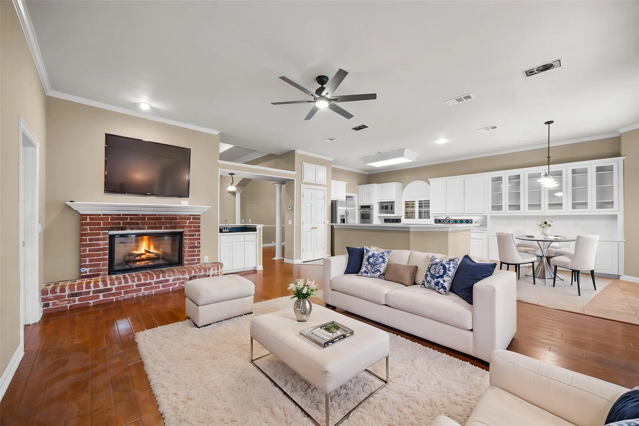 Single Family Residence For Rent in Collin County , 5857 Stone Meadow Drive, Plano, Texas 75093, 4 Bedroom, 3 Bathroom, 2 Garage spaces, 2,587 Sqft, built in 1994, mls#21420683, Real Estate Agent in Plano, Homes For Rent in Collin county, Homes For Rent in Plano, Realtor in Plano Texas, Real Estate Brokerage Independent Realty Texas, Luminita Cordes Realtor
