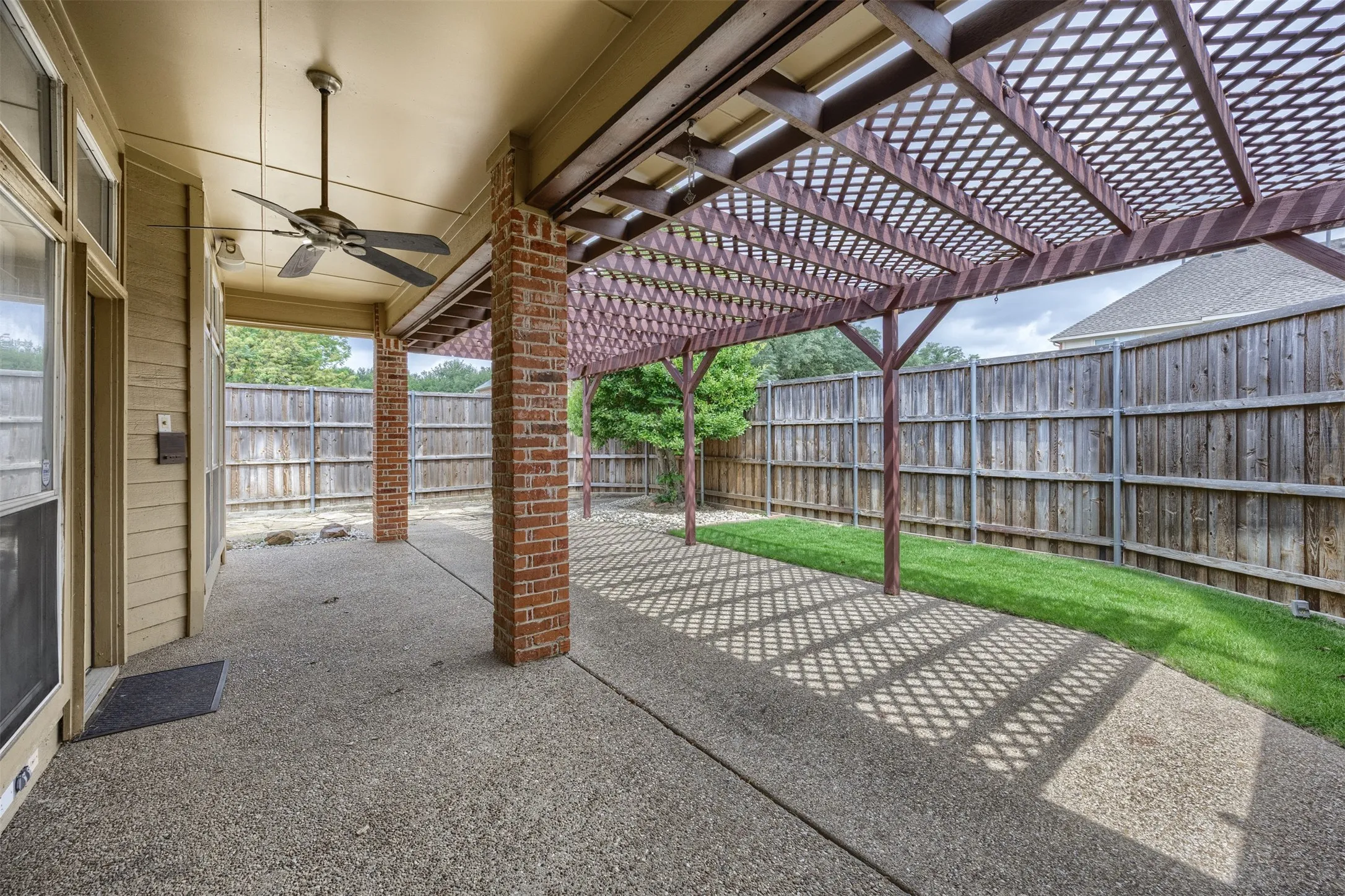 Single Family Residence For Rent in Collin County , 5857 Stone Meadow Drive, Plano, Texas 75093, 4 Bedroom, 3 Bathroom, 2 Garage spaces, 2,587 Sqft, built in 1994, mls#21420683, Real Estate Agent in Plano, Homes For Rent in Collin county, Homes For Rent in Plano, Realtor in Plano Texas, Real Estate Brokerage Independent Realty Texas, Luminita Cordes Realtor