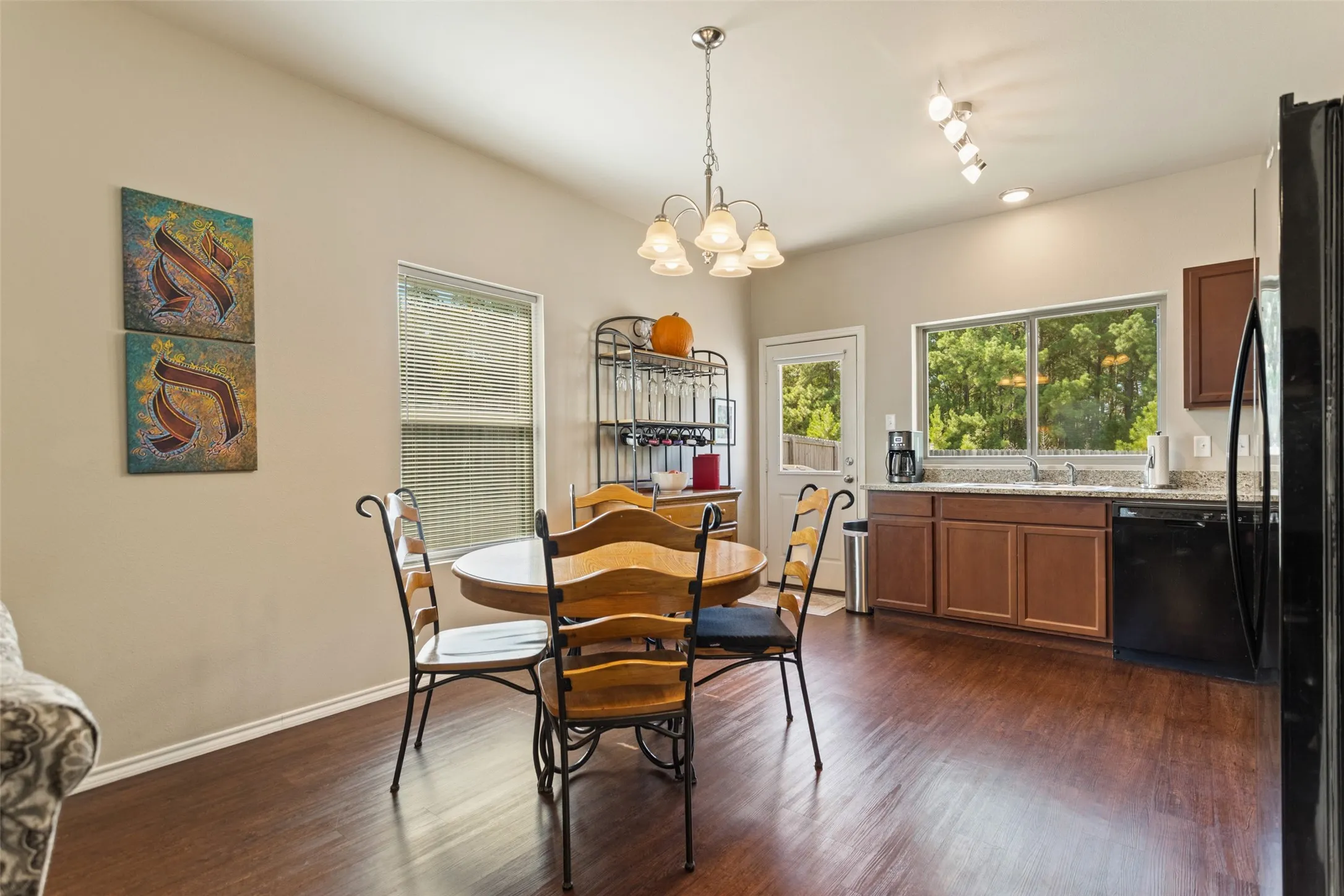 Single Family Residence For Sale in Smith County , 17367 Stacy Street, Lindale, Texas 75771, 3 Bedroom, 2 Bathroom, 2 Garage spaces, 1,047 Sqft, built in 2019, mls#21420676, Real Estate Agent in Lindale, Homes For Sale in Smith county, Homes For Sale in Lindale, Realtor in Lindale Texas, Real Estate Brokerage Independent Realty Texas, Luminita Cordes Realtor