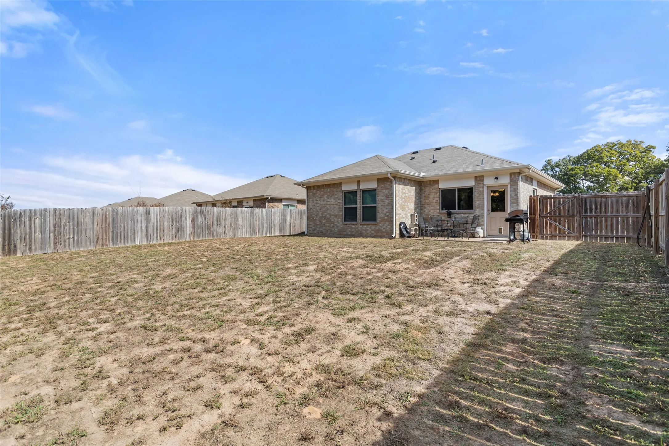 Single Family Residence For Sale in Smith County , 17367 Stacy Street, Lindale, Texas 75771, 3 Bedroom, 2 Bathroom, 2 Garage spaces, 1,047 Sqft, built in 2019, mls#21420676, Real Estate Agent in Lindale, Homes For Sale in Smith county, Homes For Sale in Lindale, Realtor in Lindale Texas, Real Estate Brokerage Independent Realty Texas, Luminita Cordes Realtor