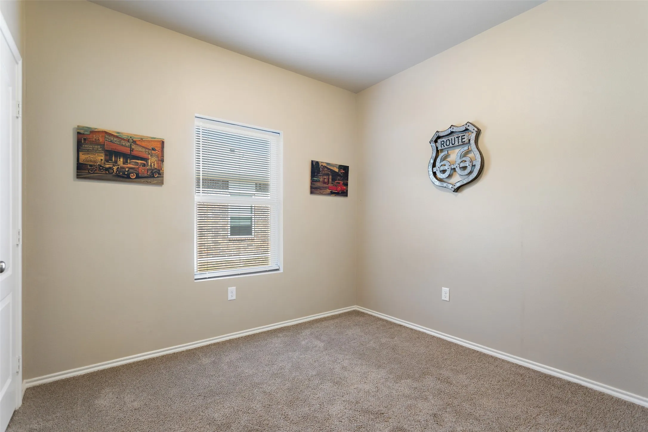 Single Family Residence For Sale in Smith County , 17367 Stacy Street, Lindale, Texas 75771, 3 Bedroom, 2 Bathroom, 2 Garage spaces, 1,047 Sqft, built in 2019, mls#21420676, Real Estate Agent in Lindale, Homes For Sale in Smith county, Homes For Sale in Lindale, Realtor in Lindale Texas, Real Estate Brokerage Independent Realty Texas, Luminita Cordes Realtor