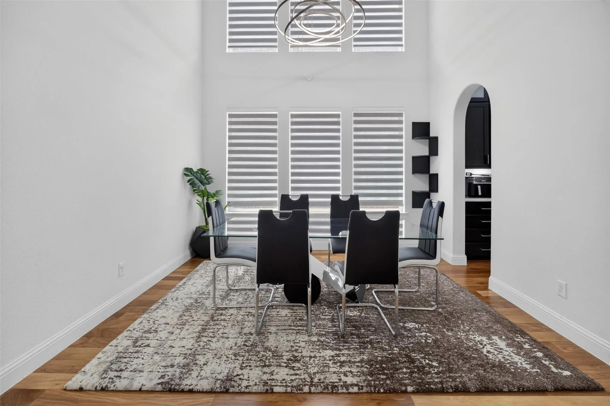 Single Family Residence For Sale in Collin County , 13776 Cardigan Lane, Frisco, Texas 75035, 4 Bedroom, 5 Bathroom, 3 Garage spaces, 4,152 Sqft, built in 2019, mls#21415466, Real Estate Agent in Frisco, Homes For Sale in Collin county, Homes For Sale in Frisco, Realtor in Frisco Texas, Real Estate Brokerage Independent Realty Texas, Luminita Cordes Realtor