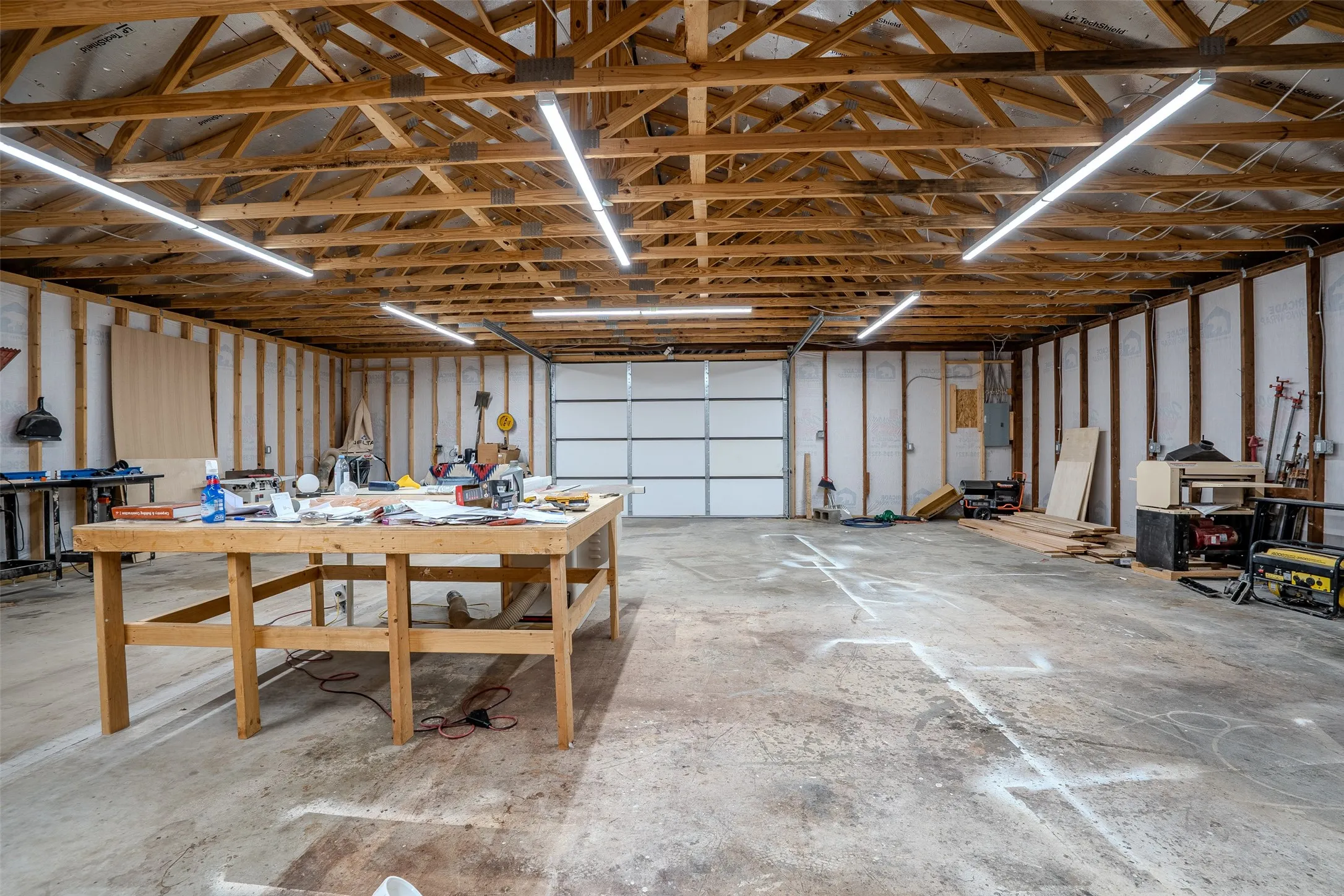 Warehouse For Sale in Hood County , 201 Granbury Court, Granbury, Texas 76049, 0, 0, Garage spaces, 0 Sqft, built in 1977, mls#21420633, Real Estate Agent in Granbury, Homes For Sale in Hood county, Homes For Sale in Granbury, Realtor in Granbury Texas, Real Estate Brokerage Independent Realty Texas, Luminita Cordes Realtor