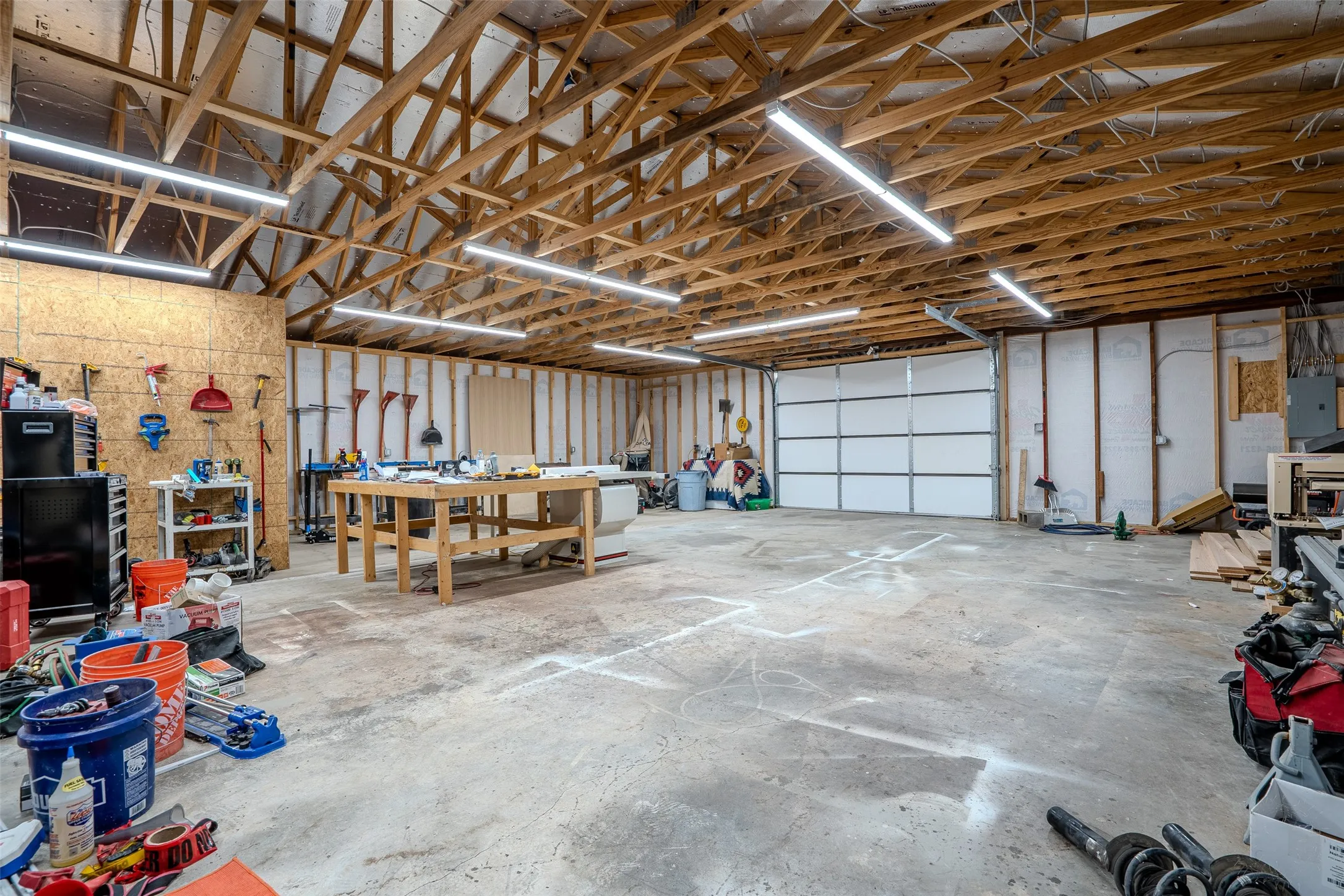 Warehouse For Sale in Hood County , 201 Granbury Court, Granbury, Texas 76049, 0, 0, Garage spaces, 0 Sqft, built in 1977, mls#21420633, Real Estate Agent in Granbury, Homes For Sale in Hood county, Homes For Sale in Granbury, Realtor in Granbury Texas, Real Estate Brokerage Independent Realty Texas, Luminita Cordes Realtor