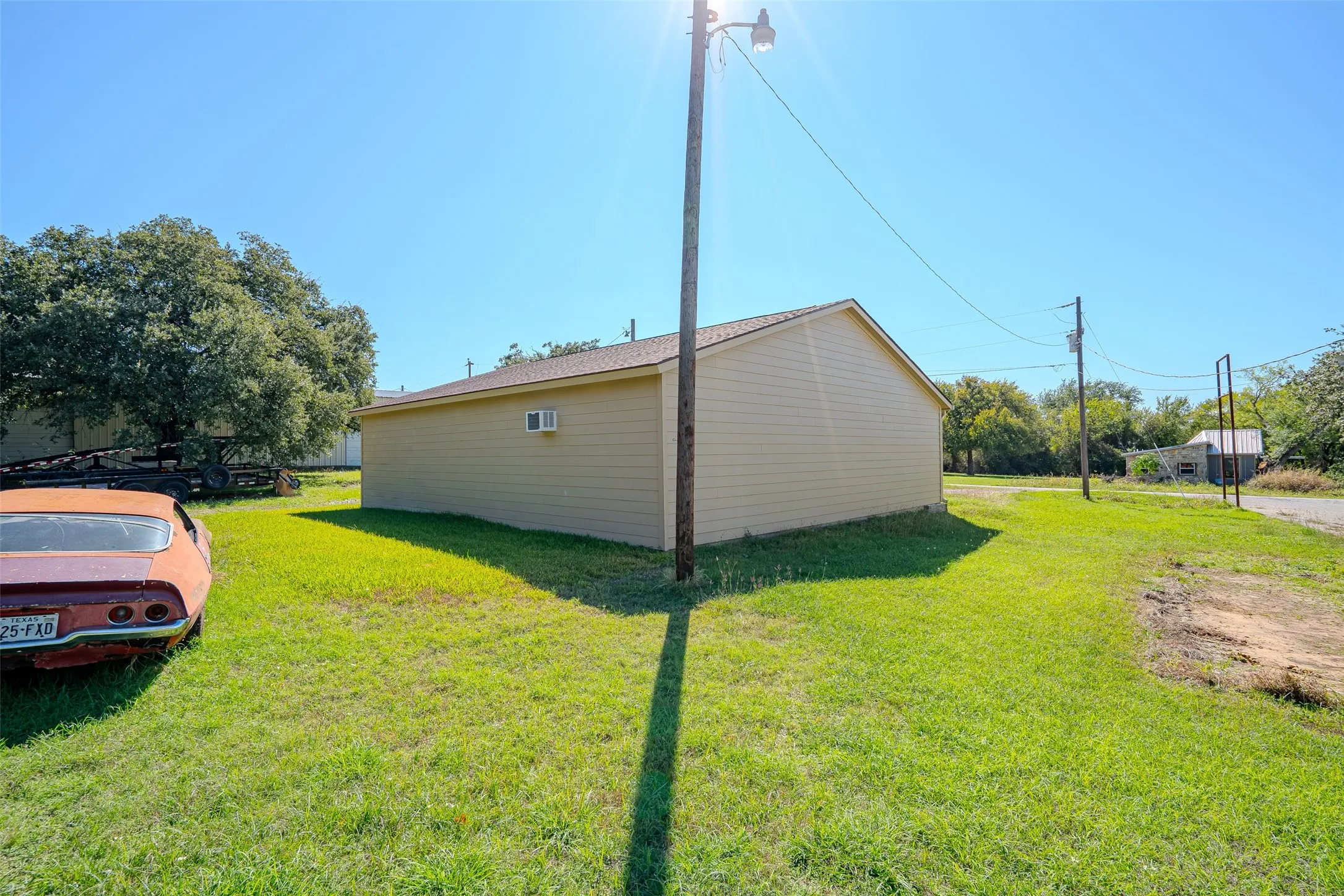 Warehouse For Sale in Hood County , 201 Granbury Court, Granbury, Texas 76049, 0, 0, Garage spaces, 0 Sqft, built in 1977, mls#21420633, Real Estate Agent in Granbury, Homes For Sale in Hood county, Homes For Sale in Granbury, Realtor in Granbury Texas, Real Estate Brokerage Independent Realty Texas, Luminita Cordes Realtor