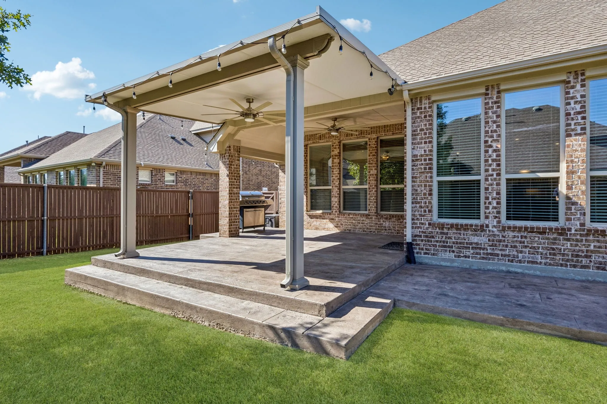 Single Family Residence For Sale in Collin County , 4312 Salado Creek Way, Celina, Texas 75078, 4 Bedroom, 3 Bathroom, 2 Garage spaces, 2,572 Sqft, built in 2017, mls#21404450, Real Estate Agent in Celina, Homes For Sale in Collin county, Homes For Sale in Celina, Realtor in Celina Texas, Real Estate Brokerage Independent Realty Texas, Luminita Cordes Realtor