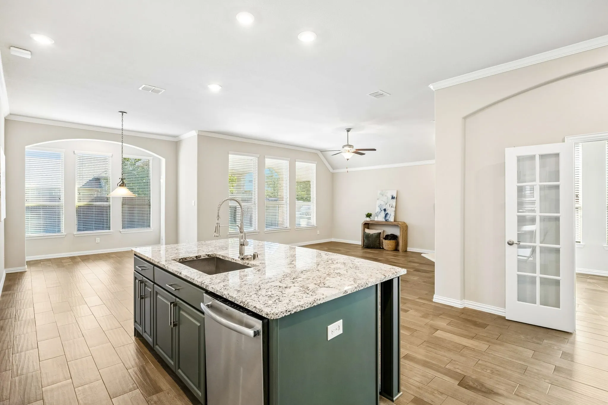 Single Family Residence For Sale in Collin County , 4312 Salado Creek Way, Celina, Texas 75078, 4 Bedroom, 3 Bathroom, 2 Garage spaces, 2,572 Sqft, built in 2017, mls#21404450, Real Estate Agent in Celina, Homes For Sale in Collin county, Homes For Sale in Celina, Realtor in Celina Texas, Real Estate Brokerage Independent Realty Texas, Luminita Cordes Realtor