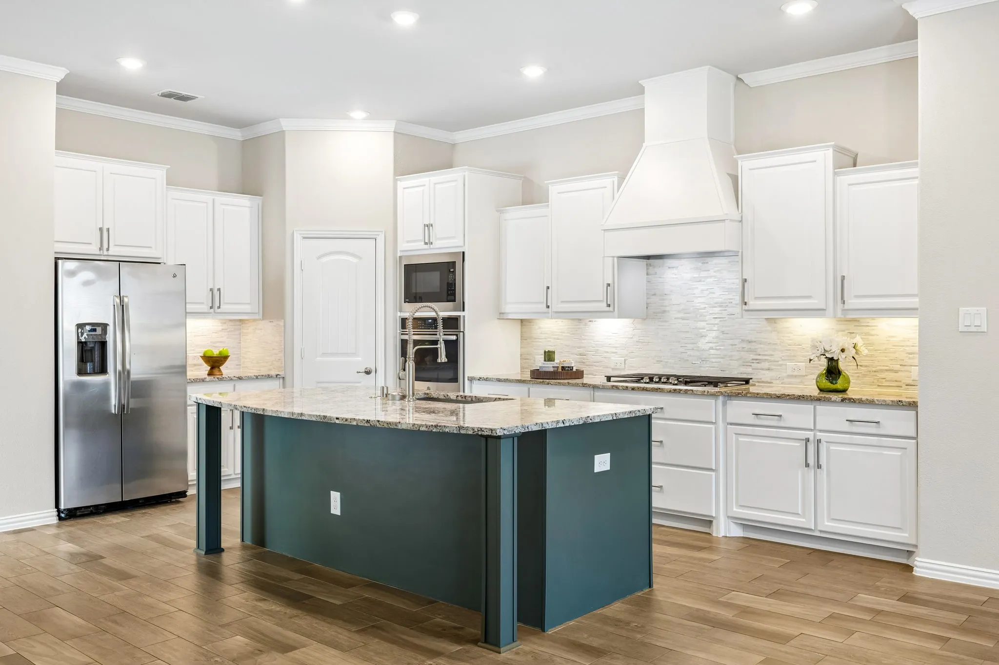 Single Family Residence For Sale in Collin County , 4312 Salado Creek Way, Celina, Texas 75078, 4 Bedroom, 3 Bathroom, 2 Garage spaces, 2,572 Sqft, built in 2017, mls#21404450, Real Estate Agent in Celina, Homes For Sale in Collin county, Homes For Sale in Celina, Realtor in Celina Texas, Real Estate Brokerage Independent Realty Texas, Luminita Cordes Realtor