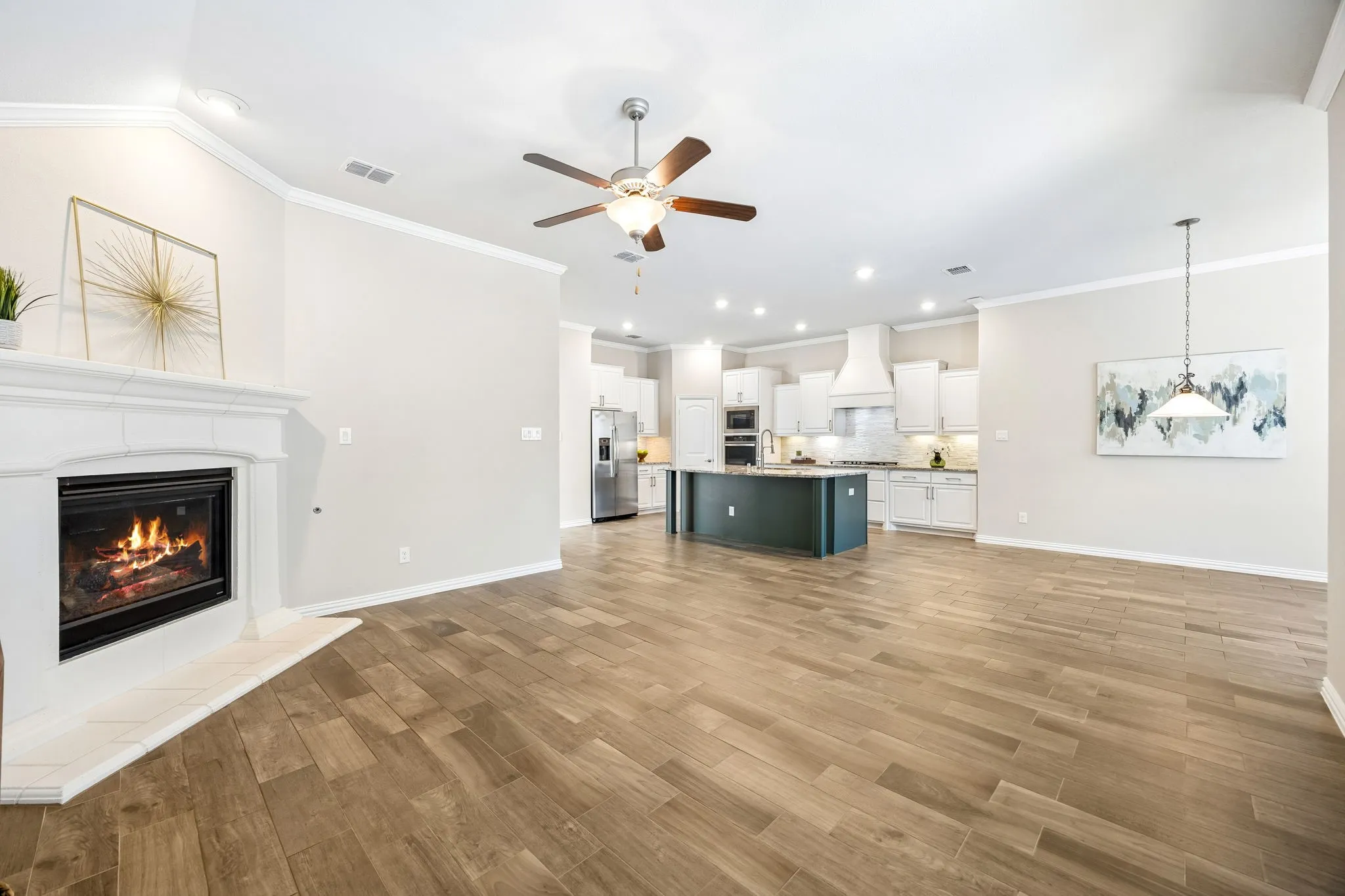 Single Family Residence For Sale in Collin County , 4312 Salado Creek Way, Celina, Texas 75078, 4 Bedroom, 3 Bathroom, 2 Garage spaces, 2,572 Sqft, built in 2017, mls#21404450, Real Estate Agent in Celina, Homes For Sale in Collin county, Homes For Sale in Celina, Realtor in Celina Texas, Real Estate Brokerage Independent Realty Texas, Luminita Cordes Realtor