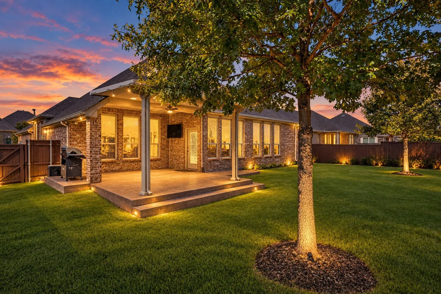 Single Family Residence For Sale in Collin County , 4312 Salado Creek Way, Celina, Texas 75078, 4 Bedroom, 3 Bathroom, 2 Garage spaces, 2,572 Sqft, built in 2017, mls#21404450, Real Estate Agent in Celina, Homes For Sale in Collin county, Homes For Sale in Celina, Realtor in Celina Texas, Real Estate Brokerage Independent Realty Texas, Luminita Cordes Realtor