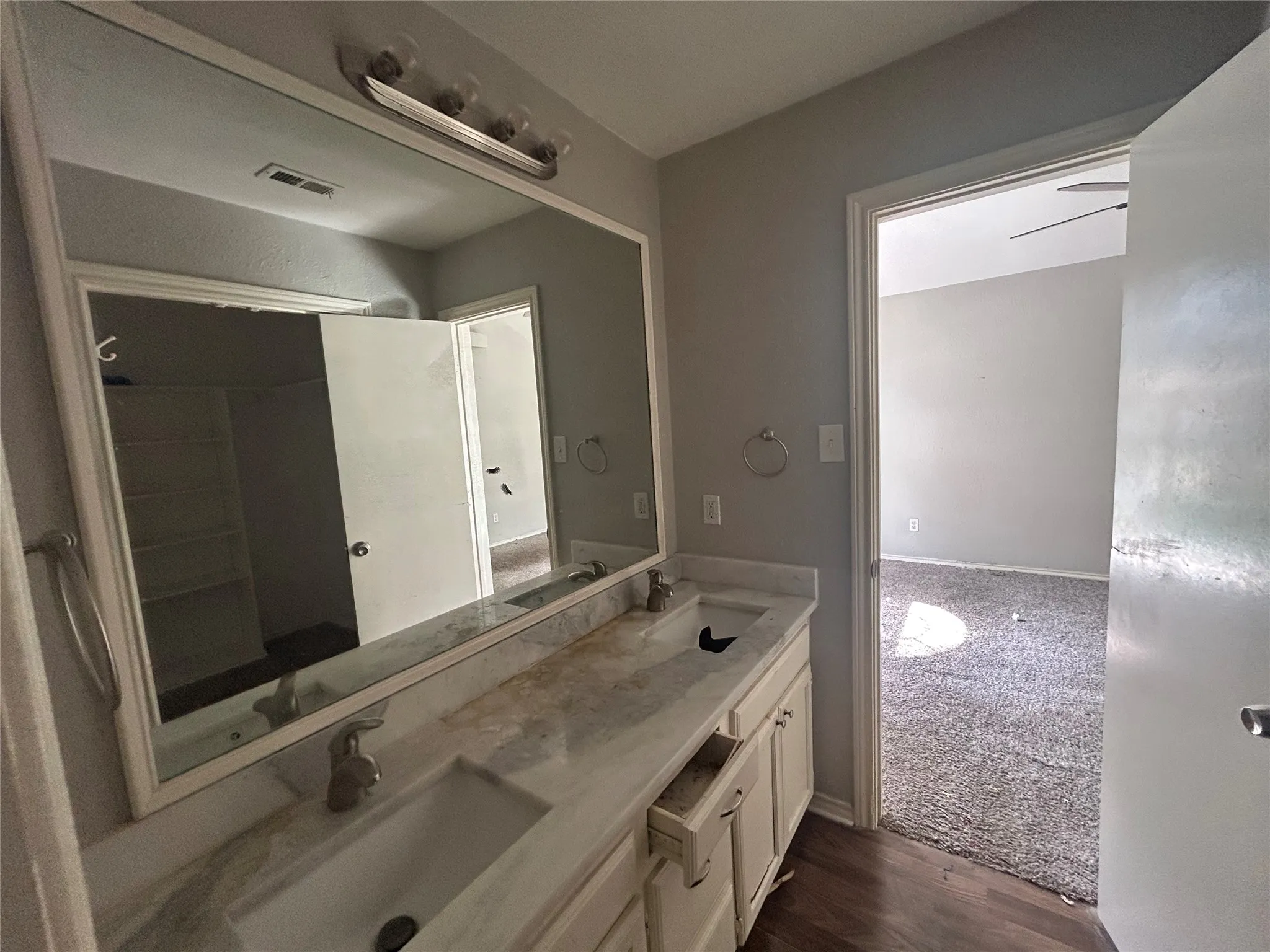 Single Family Residence For Sale in Hunt County , 2502 Paul Street, Greenville, Texas 75402, 3 Bedroom, 2 Bathroom, Garage spaces, 1,406 Sqft, built in 1989, mls#21420744, Real Estate Agent in Greenville, Homes For Sale in Hunt county, Homes For Sale in Greenville, Realtor in Greenville Texas, Real Estate Brokerage Independent Realty Texas, Luminita Cordes Realtor