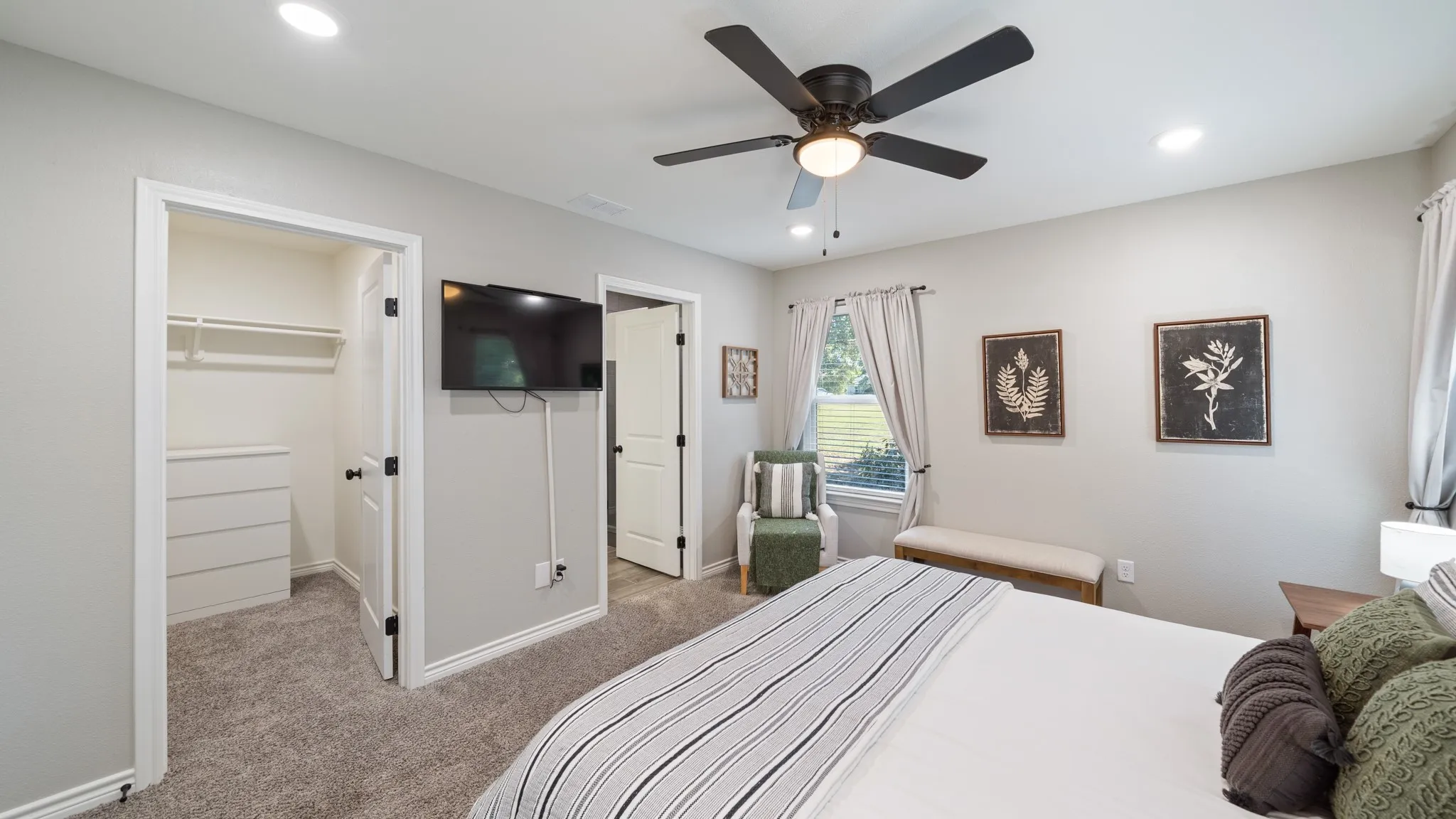 Single Family Residence For Sale in Henderson County , 128 Crestwood Drive, Mabank, Texas 75156, 3 Bedroom, 2 Bathroom, Garage spaces, 1,260 Sqft, built in 2022, mls#21413948, Real Estate Agent in Mabank, Homes For Sale in Henderson county, Homes For Sale in Mabank, Realtor in Mabank Texas, Real Estate Brokerage Independent Realty Texas, Luminita Cordes Realtor