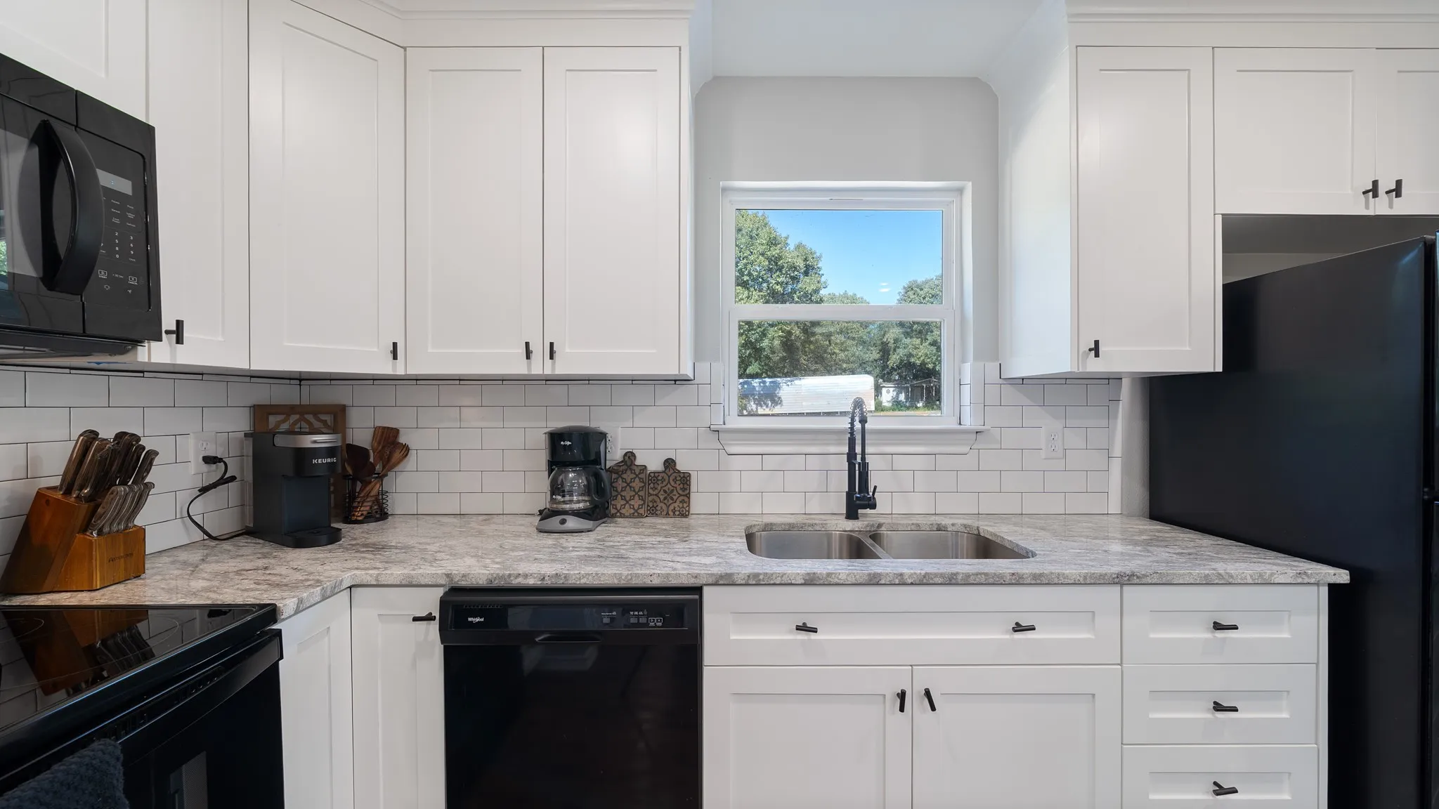 Single Family Residence For Sale in Henderson County , 128 Crestwood Drive, Mabank, Texas 75156, 3 Bedroom, 2 Bathroom, Garage spaces, 1,260 Sqft, built in 2022, mls#21413948, Real Estate Agent in Mabank, Homes For Sale in Henderson county, Homes For Sale in Mabank, Realtor in Mabank Texas, Real Estate Brokerage Independent Realty Texas, Luminita Cordes Realtor
