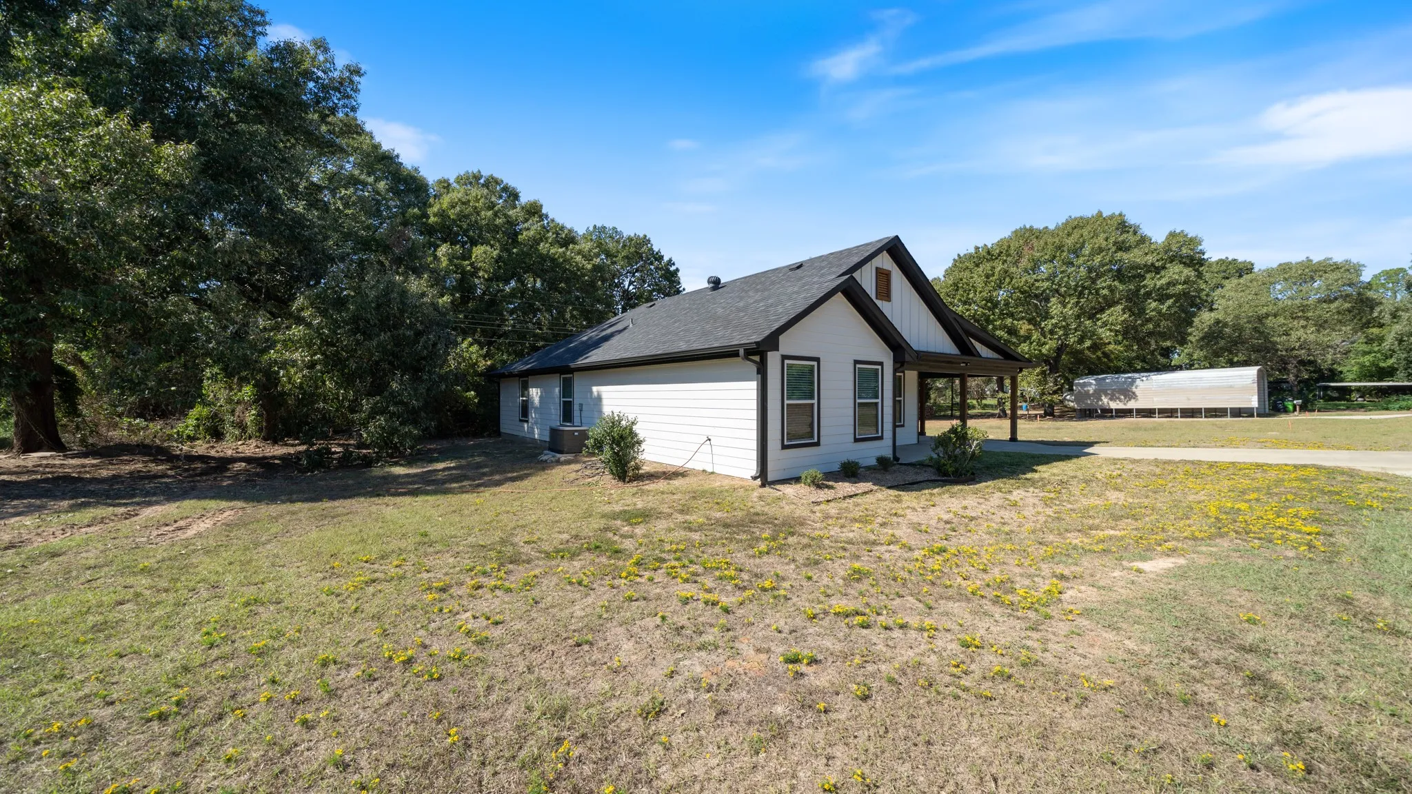 Single Family Residence For Sale in Henderson County , 128 Crestwood Drive, Mabank, Texas 75156, 3 Bedroom, 2 Bathroom, Garage spaces, 1,260 Sqft, built in 2022, mls#21413948, Real Estate Agent in Mabank, Homes For Sale in Henderson county, Homes For Sale in Mabank, Realtor in Mabank Texas, Real Estate Brokerage Independent Realty Texas, Luminita Cordes Realtor
