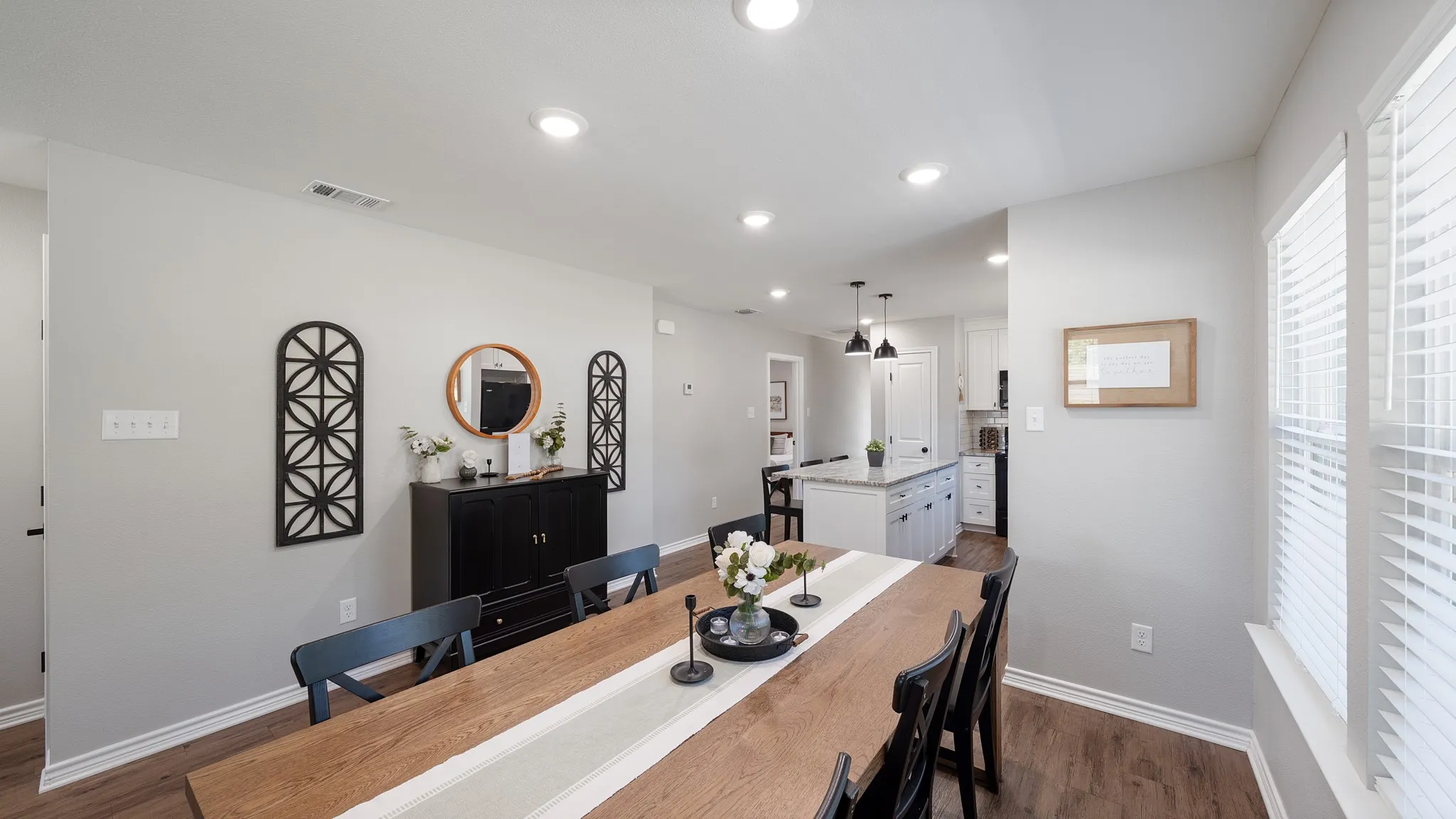 Single Family Residence For Sale in Henderson County , 128 Crestwood Drive, Mabank, Texas 75156, 3 Bedroom, 2 Bathroom, Garage spaces, 1,260 Sqft, built in 2022, mls#21413948, Real Estate Agent in Mabank, Homes For Sale in Henderson county, Homes For Sale in Mabank, Realtor in Mabank Texas, Real Estate Brokerage Independent Realty Texas, Luminita Cordes Realtor
