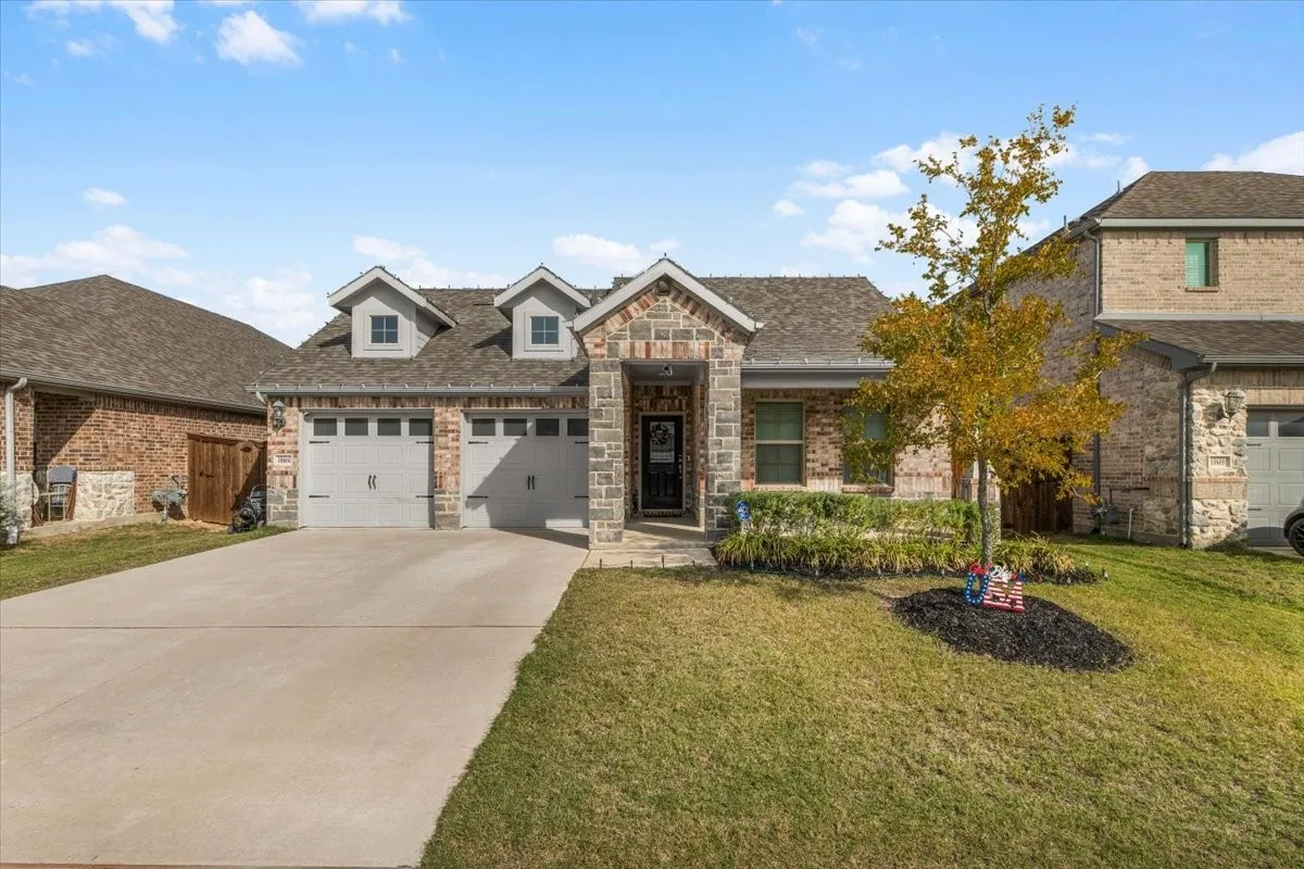 Single Family Residence For Sale in Tarrant County , 10604 Copeland Lane, Fort Worth, Texas 76126, 3 Bedroom, 2 Bathroom, 2 Garage spaces, 1,677 Sqft, built in 2022, mls#21417817, Real Estate Agent in Fort Worth, Homes For Sale in Tarrant county, Homes For Sale in Fort Worth, Realtor in Fort Worth Texas, Real Estate Brokerage Independent Realty Texas, Luminita Cordes Realtor