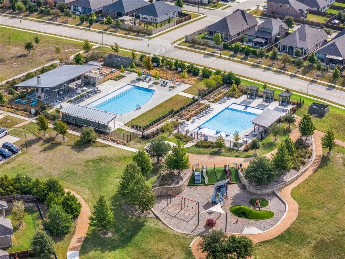Single Family Residence For Sale in Tarrant County , 10604 Copeland Lane, Fort Worth, Texas 76126, 3 Bedroom, 2 Bathroom, 2 Garage spaces, 1,677 Sqft, built in 2022, mls#21417817, Real Estate Agent in Fort Worth, Homes For Sale in Tarrant county, Homes For Sale in Fort Worth, Realtor in Fort Worth Texas, Real Estate Brokerage Independent Realty Texas, Luminita Cordes Realtor