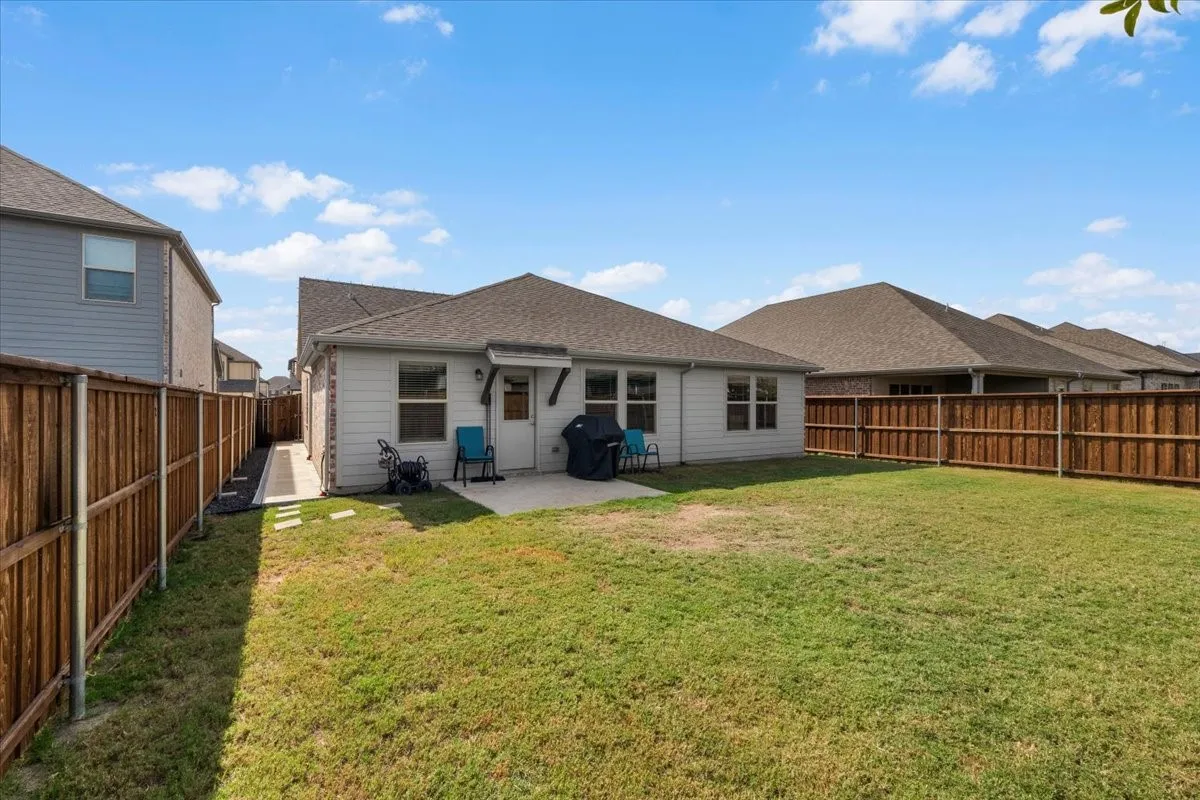 Single Family Residence For Sale in Tarrant County , 10604 Copeland Lane, Fort Worth, Texas 76126, 3 Bedroom, 2 Bathroom, 2 Garage spaces, 1,677 Sqft, built in 2022, mls#21417817, Real Estate Agent in Fort Worth, Homes For Sale in Tarrant county, Homes For Sale in Fort Worth, Realtor in Fort Worth Texas, Real Estate Brokerage Independent Realty Texas, Luminita Cordes Realtor