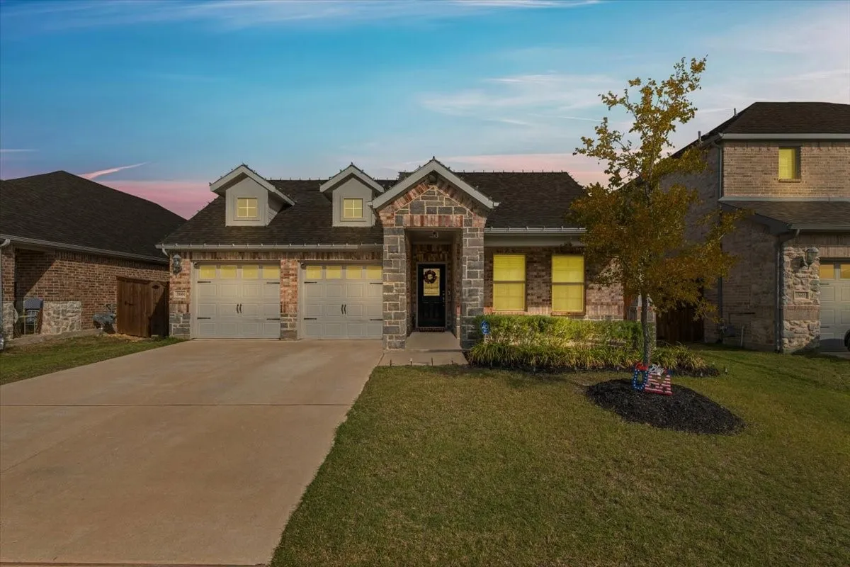 Single Family Residence For Sale in Tarrant County , 10604 Copeland Lane, Fort Worth, Texas 76126, 3 Bedroom, 2 Bathroom, 2 Garage spaces, 1,677 Sqft, built in 2022, mls#21417817, Real Estate Agent in Fort Worth, Homes For Sale in Tarrant county, Homes For Sale in Fort Worth, Realtor in Fort Worth Texas, Real Estate Brokerage Independent Realty Texas, Luminita Cordes Realtor