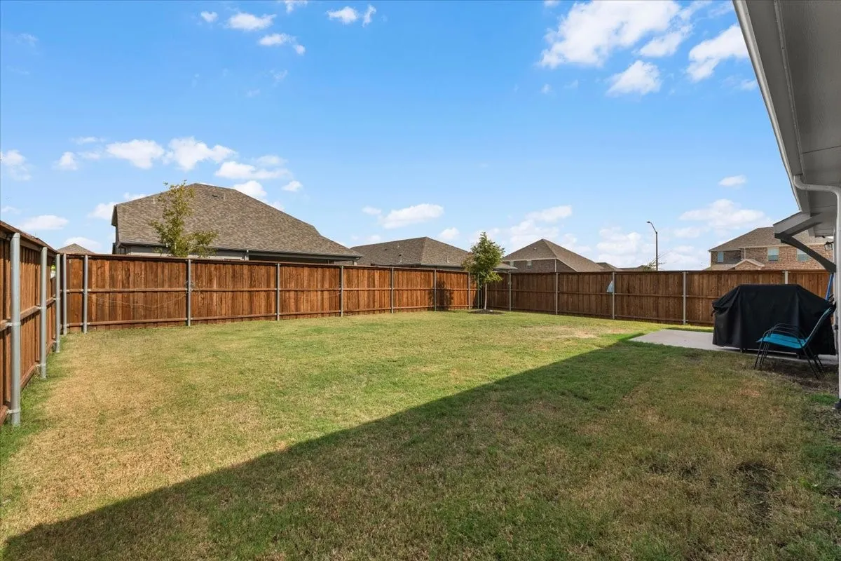 Single Family Residence For Sale in Tarrant County , 10604 Copeland Lane, Fort Worth, Texas 76126, 3 Bedroom, 2 Bathroom, 2 Garage spaces, 1,677 Sqft, built in 2022, mls#21417817, Real Estate Agent in Fort Worth, Homes For Sale in Tarrant county, Homes For Sale in Fort Worth, Realtor in Fort Worth Texas, Real Estate Brokerage Independent Realty Texas, Luminita Cordes Realtor