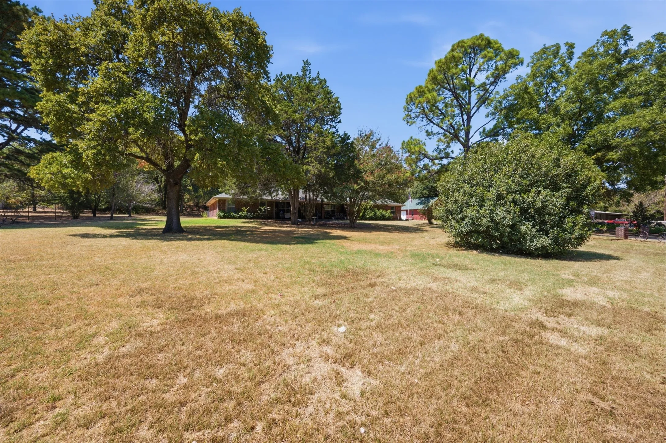 Single Family Residence For Sale in Johnson County , 8116 Dot Hudson Road, Alvarado, Texas 76009, 3 Bedroom, 3 Bathroom, 2 Garage spaces, 3,544 Sqft, built in 2003, mls#21409036, Real Estate Agent in Alvarado, Homes For Sale in Johnson county, Homes For Sale in Alvarado, Realtor in Alvarado Texas, Real Estate Brokerage Independent Realty Texas, Luminita Cordes Realtor