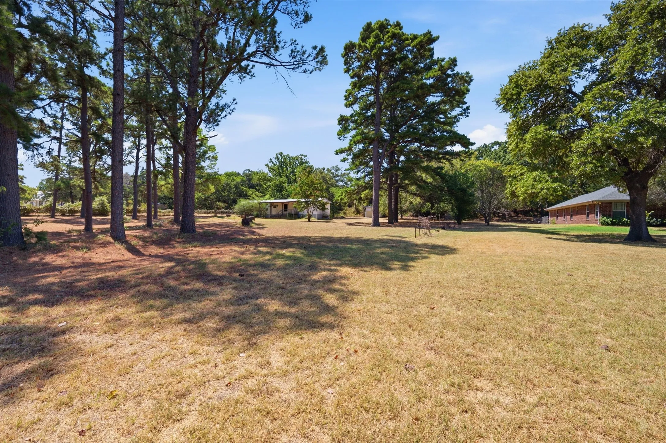 Single Family Residence For Sale in Johnson County , 8116 Dot Hudson Road, Alvarado, Texas 76009, 3 Bedroom, 3 Bathroom, 2 Garage spaces, 3,544 Sqft, built in 2003, mls#21409036, Real Estate Agent in Alvarado, Homes For Sale in Johnson county, Homes For Sale in Alvarado, Realtor in Alvarado Texas, Real Estate Brokerage Independent Realty Texas, Luminita Cordes Realtor