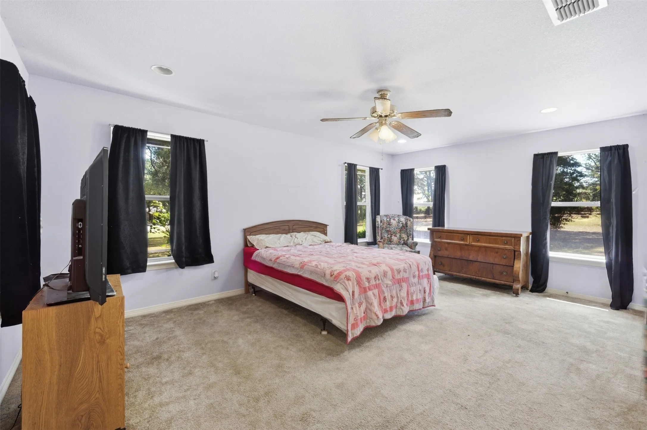 Single Family Residence For Sale in Johnson County , 8116 Dot Hudson Road, Alvarado, Texas 76009, 3 Bedroom, 3 Bathroom, 2 Garage spaces, 3,544 Sqft, built in 2003, mls#21409036, Real Estate Agent in Alvarado, Homes For Sale in Johnson county, Homes For Sale in Alvarado, Realtor in Alvarado Texas, Real Estate Brokerage Independent Realty Texas, Luminita Cordes Realtor