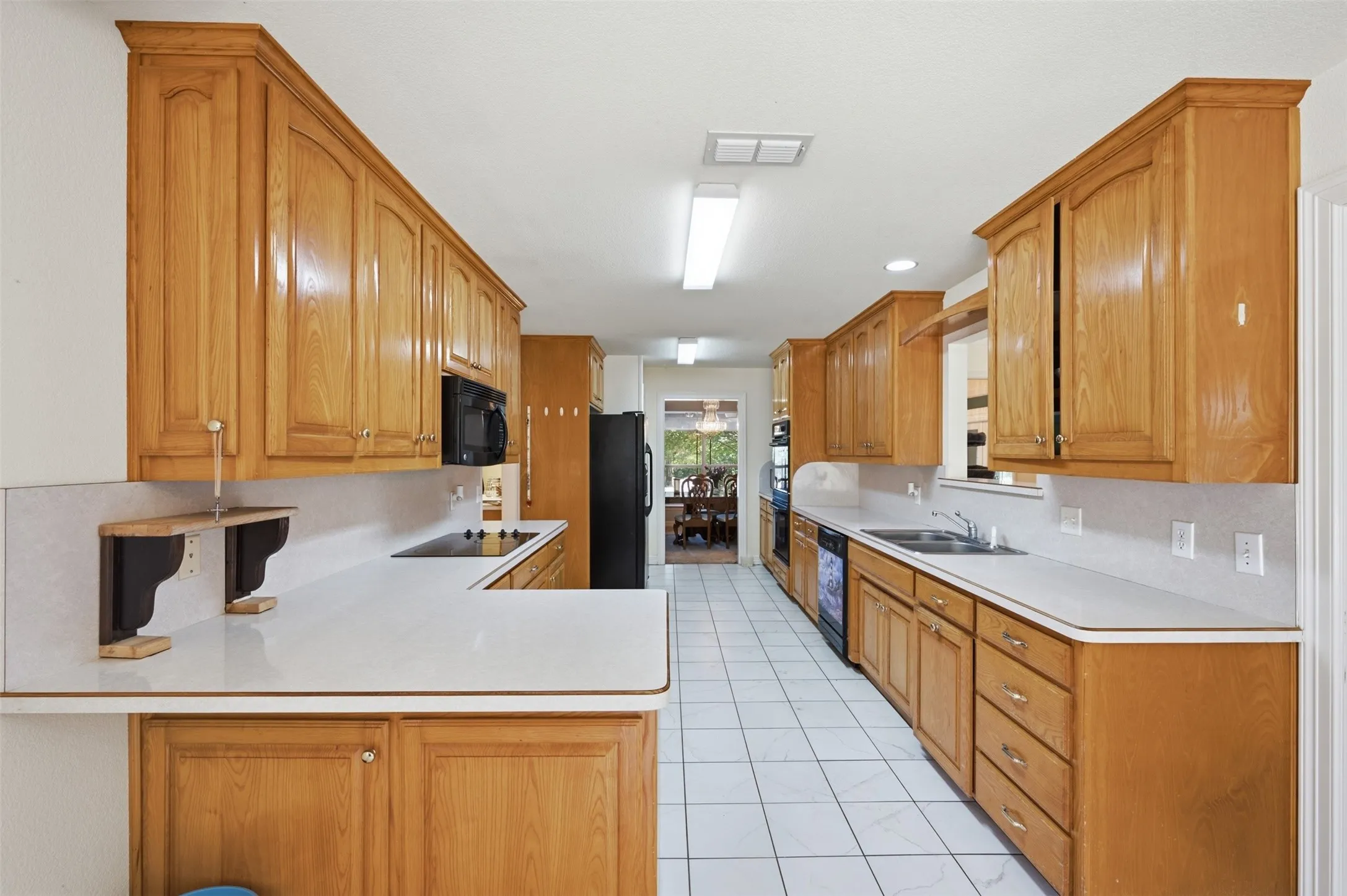 Single Family Residence For Sale in Johnson County , 8116 Dot Hudson Road, Alvarado, Texas 76009, 3 Bedroom, 3 Bathroom, 2 Garage spaces, 3,544 Sqft, built in 2003, mls#21409036, Real Estate Agent in Alvarado, Homes For Sale in Johnson county, Homes For Sale in Alvarado, Realtor in Alvarado Texas, Real Estate Brokerage Independent Realty Texas, Luminita Cordes Realtor