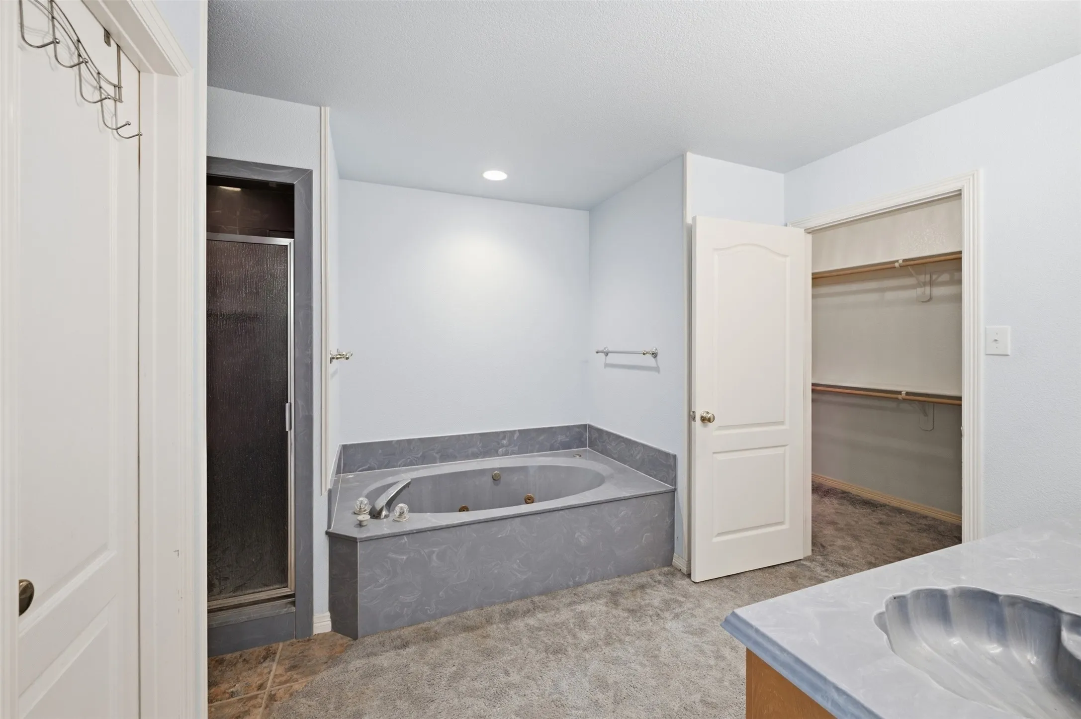 Single Family Residence For Sale in Johnson County , 8116 Dot Hudson Road, Alvarado, Texas 76009, 3 Bedroom, 3 Bathroom, 2 Garage spaces, 3,544 Sqft, built in 2003, mls#21409036, Real Estate Agent in Alvarado, Homes For Sale in Johnson county, Homes For Sale in Alvarado, Realtor in Alvarado Texas, Real Estate Brokerage Independent Realty Texas, Luminita Cordes Realtor