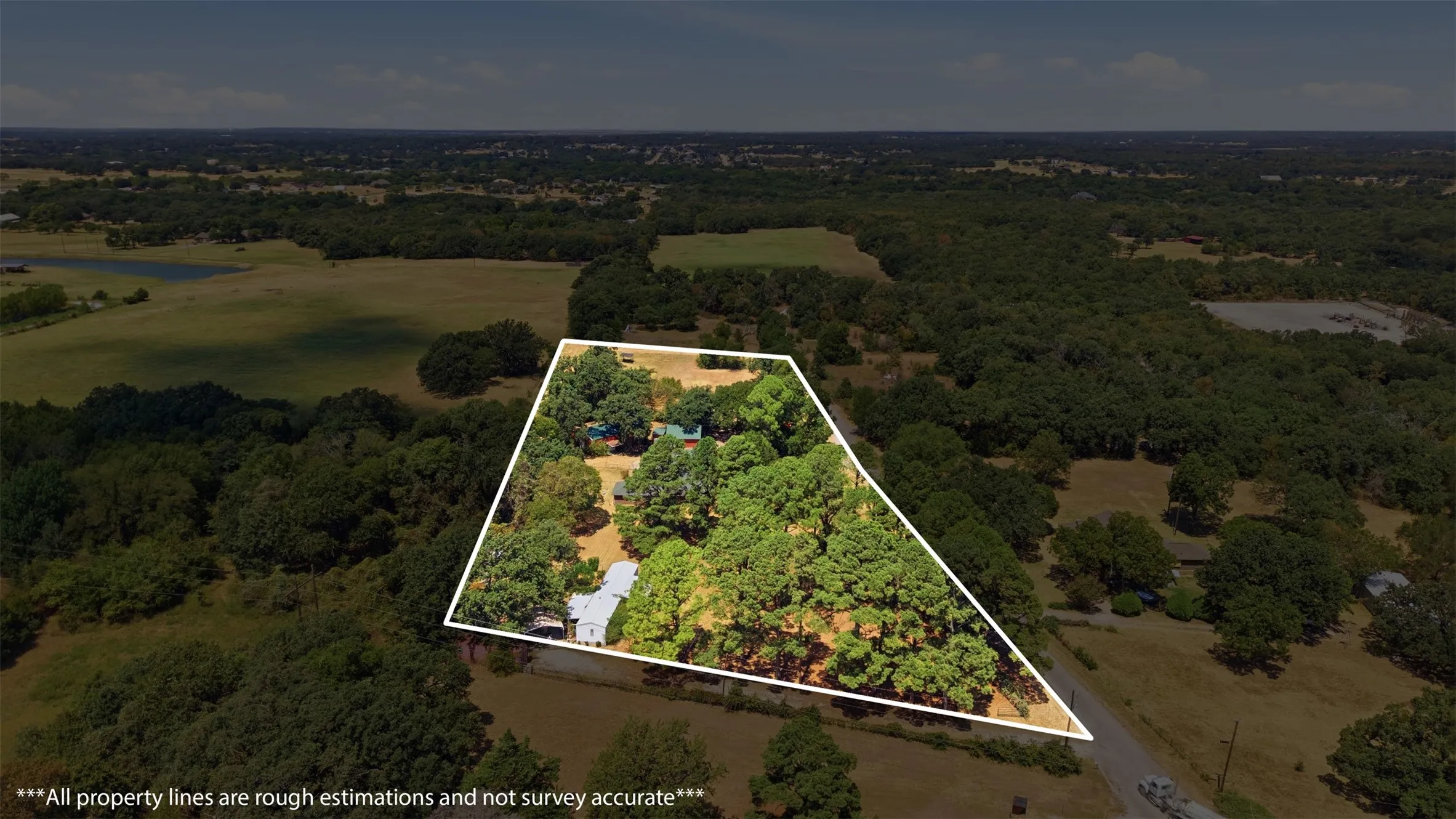 Single Family Residence For Sale in Johnson County , 8116 Dot Hudson Road, Alvarado, Texas 76009, 3 Bedroom, 3 Bathroom, 2 Garage spaces, 3,544 Sqft, built in 2003, mls#21409036, Real Estate Agent in Alvarado, Homes For Sale in Johnson county, Homes For Sale in Alvarado, Realtor in Alvarado Texas, Real Estate Brokerage Independent Realty Texas, Luminita Cordes Realtor