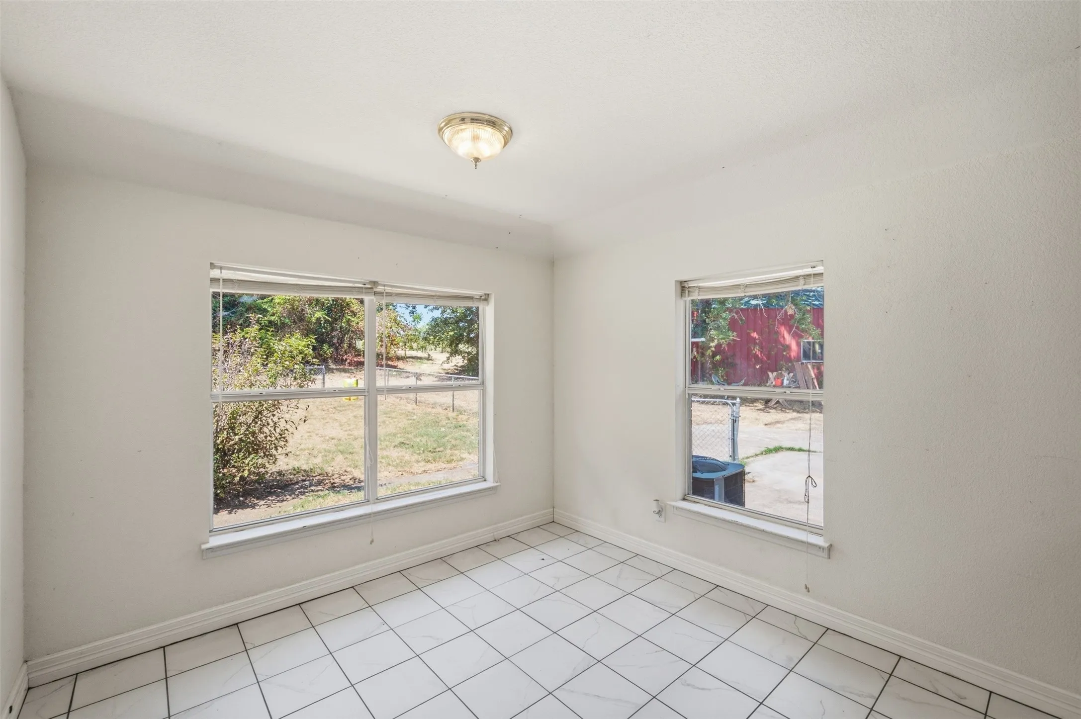 Single Family Residence For Sale in Johnson County , 8116 Dot Hudson Road, Alvarado, Texas 76009, 3 Bedroom, 3 Bathroom, 2 Garage spaces, 3,544 Sqft, built in 2003, mls#21409036, Real Estate Agent in Alvarado, Homes For Sale in Johnson county, Homes For Sale in Alvarado, Realtor in Alvarado Texas, Real Estate Brokerage Independent Realty Texas, Luminita Cordes Realtor