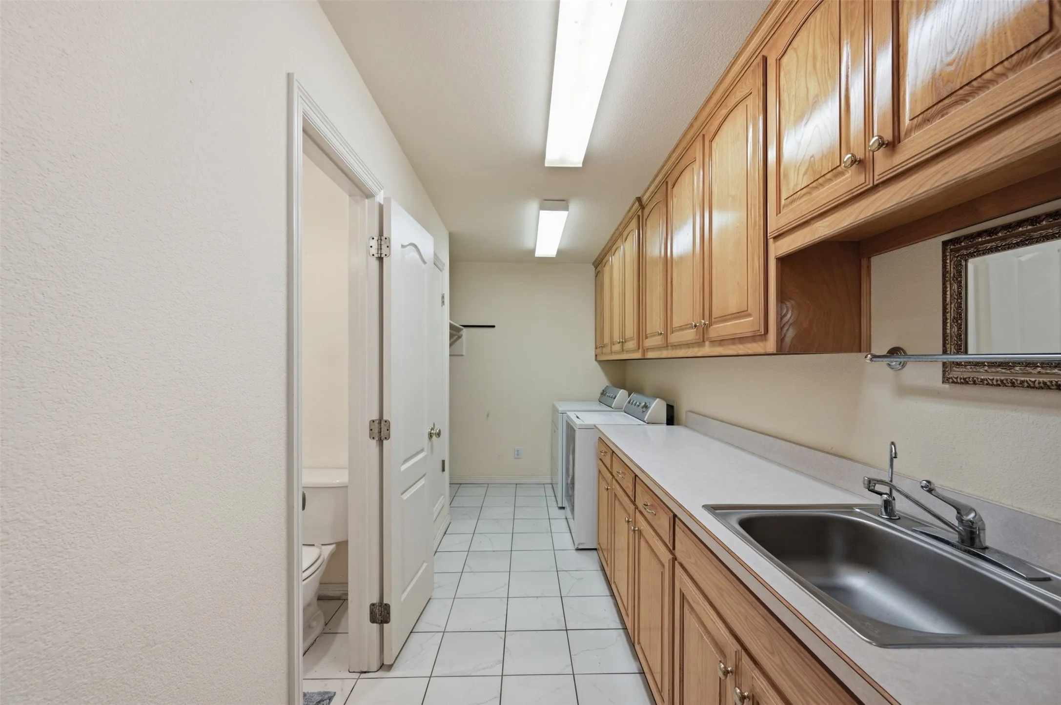 Single Family Residence For Sale in Johnson County , 8116 Dot Hudson Road, Alvarado, Texas 76009, 3 Bedroom, 3 Bathroom, 2 Garage spaces, 3,544 Sqft, built in 2003, mls#21409036, Real Estate Agent in Alvarado, Homes For Sale in Johnson county, Homes For Sale in Alvarado, Realtor in Alvarado Texas, Real Estate Brokerage Independent Realty Texas, Luminita Cordes Realtor