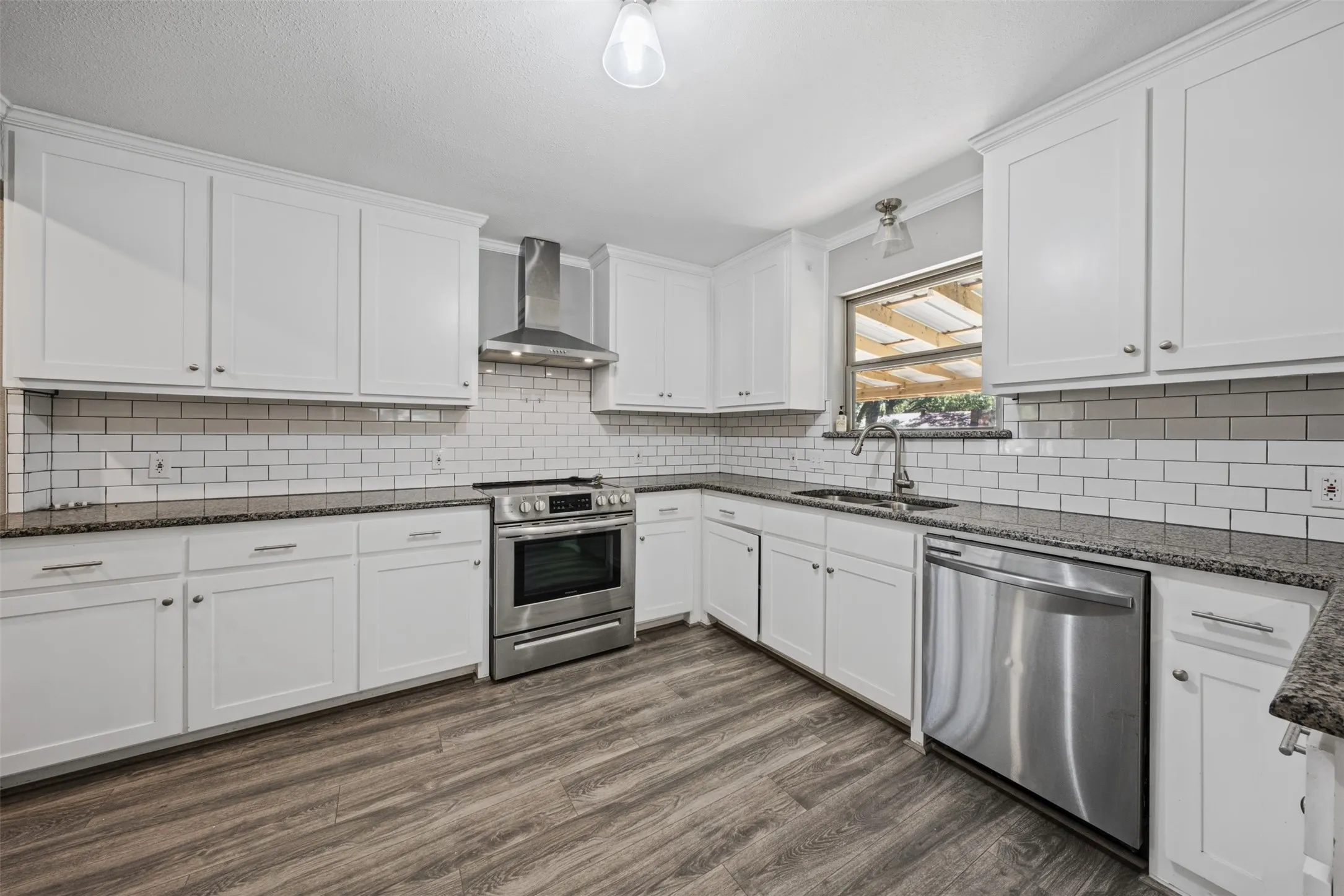 Large updated Kitchen