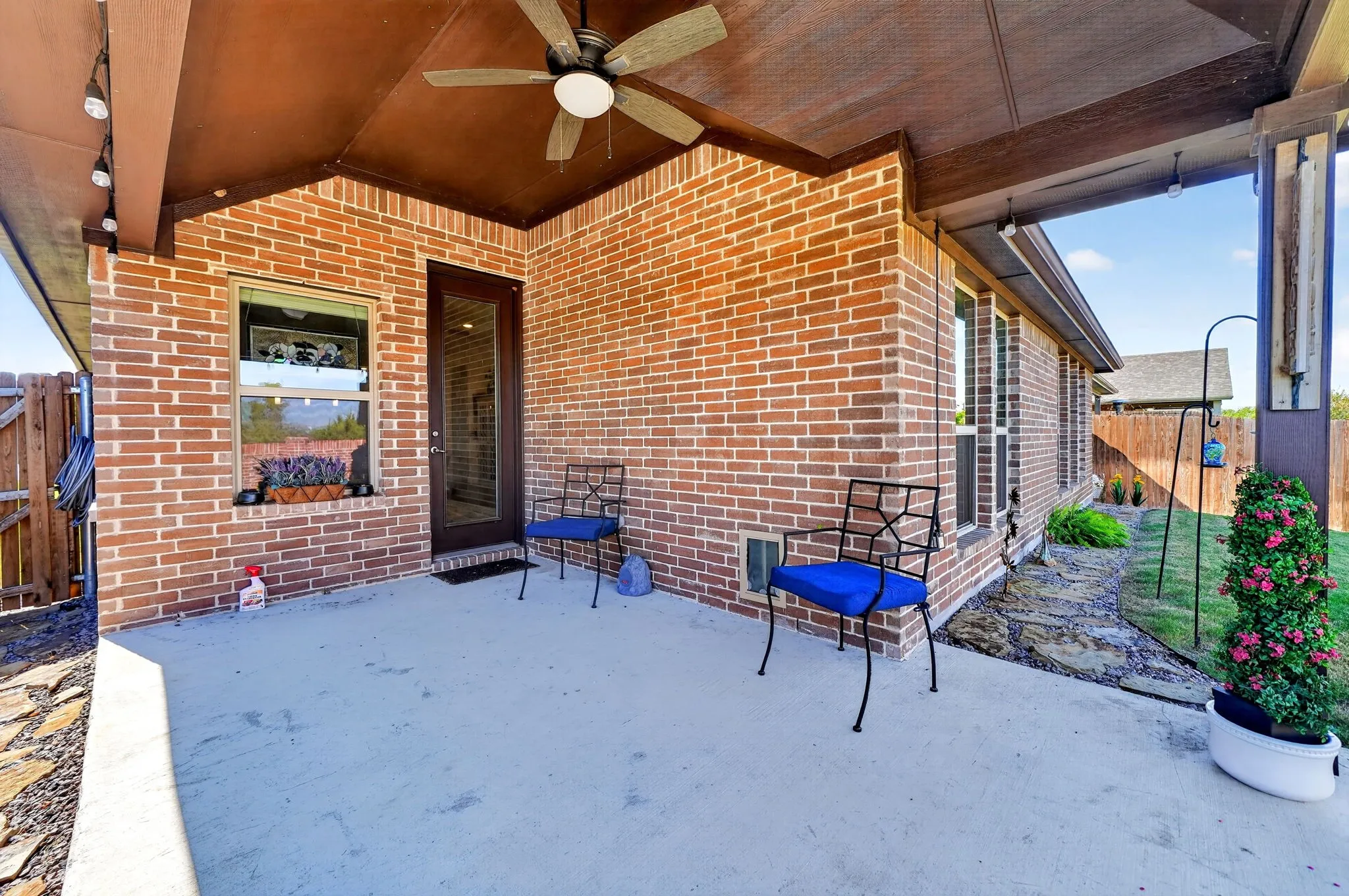 Single Family Residence For Sale in Rockwall County , 813 Mildren Lane, Fate, Texas 75087, 4 Bedroom, 3 Bathroom, 2 Garage spaces, 2,355 Sqft, built in 2021, mls#21420612, Real Estate Agent in Fate, Homes For Sale in Rockwall county, Homes For Sale in Fate, Realtor in Fate Texas, Real Estate Brokerage Independent Realty Texas, Luminita Cordes Realtor