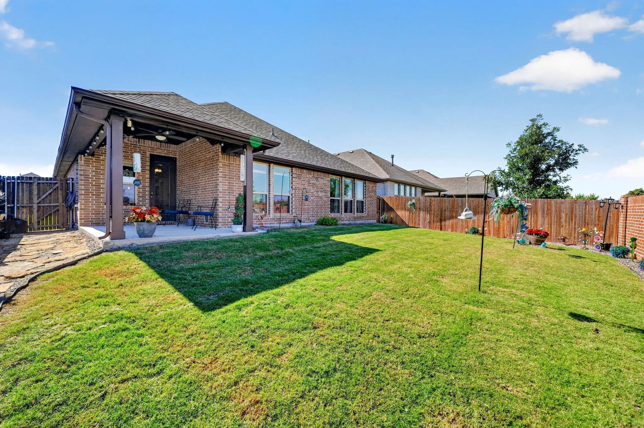 Single Family Residence For Sale in Rockwall County , 813 Mildren Lane, Fate, Texas 75087, 4 Bedroom, 3 Bathroom, 2 Garage spaces, 2,355 Sqft, built in 2021, mls#21420612, Real Estate Agent in Fate, Homes For Sale in Rockwall county, Homes For Sale in Fate, Realtor in Fate Texas, Real Estate Brokerage Independent Realty Texas, Luminita Cordes Realtor