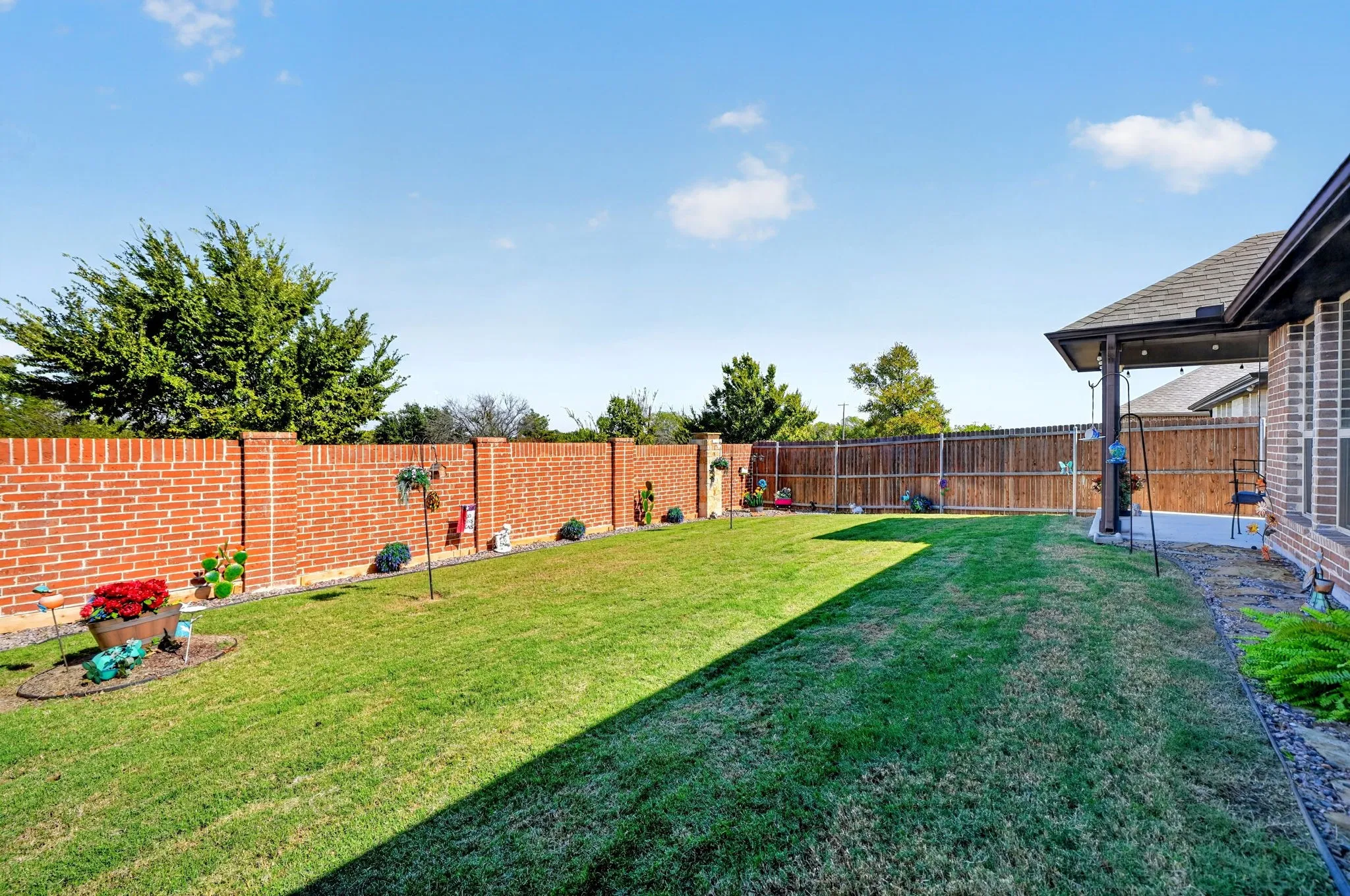 Single Family Residence For Sale in Rockwall County , 813 Mildren Lane, Fate, Texas 75087, 4 Bedroom, 3 Bathroom, 2 Garage spaces, 2,355 Sqft, built in 2021, mls#21420612, Real Estate Agent in Fate, Homes For Sale in Rockwall county, Homes For Sale in Fate, Realtor in Fate Texas, Real Estate Brokerage Independent Realty Texas, Luminita Cordes Realtor