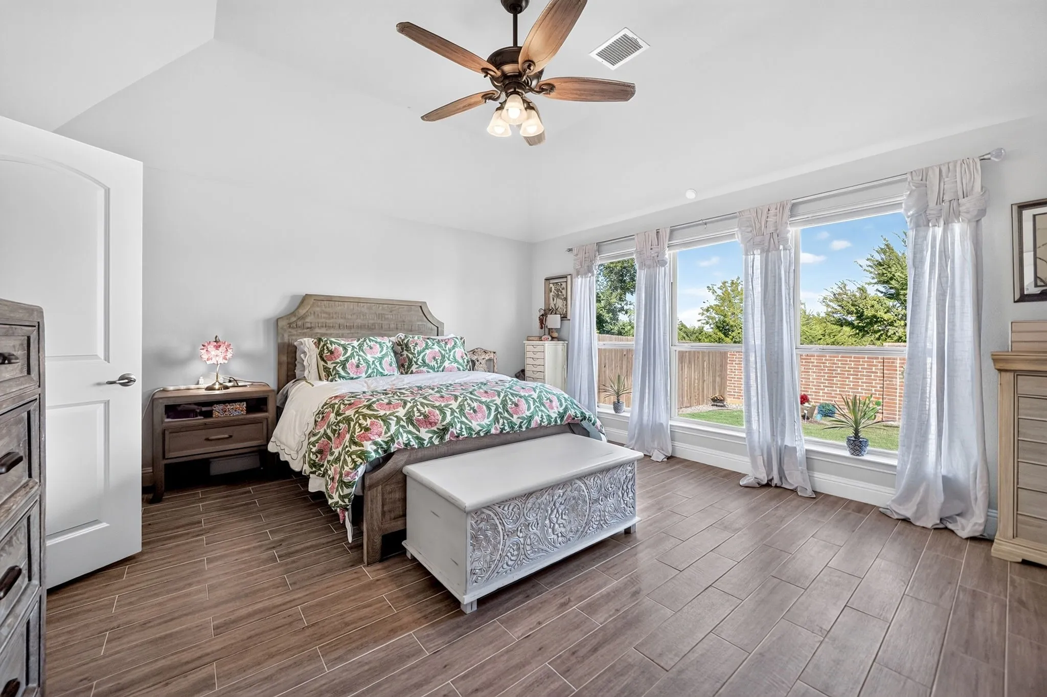 Single Family Residence For Sale in Rockwall County , 813 Mildren Lane, Fate, Texas 75087, 4 Bedroom, 3 Bathroom, 2 Garage spaces, 2,355 Sqft, built in 2021, mls#21420612, Real Estate Agent in Fate, Homes For Sale in Rockwall county, Homes For Sale in Fate, Realtor in Fate Texas, Real Estate Brokerage Independent Realty Texas, Luminita Cordes Realtor