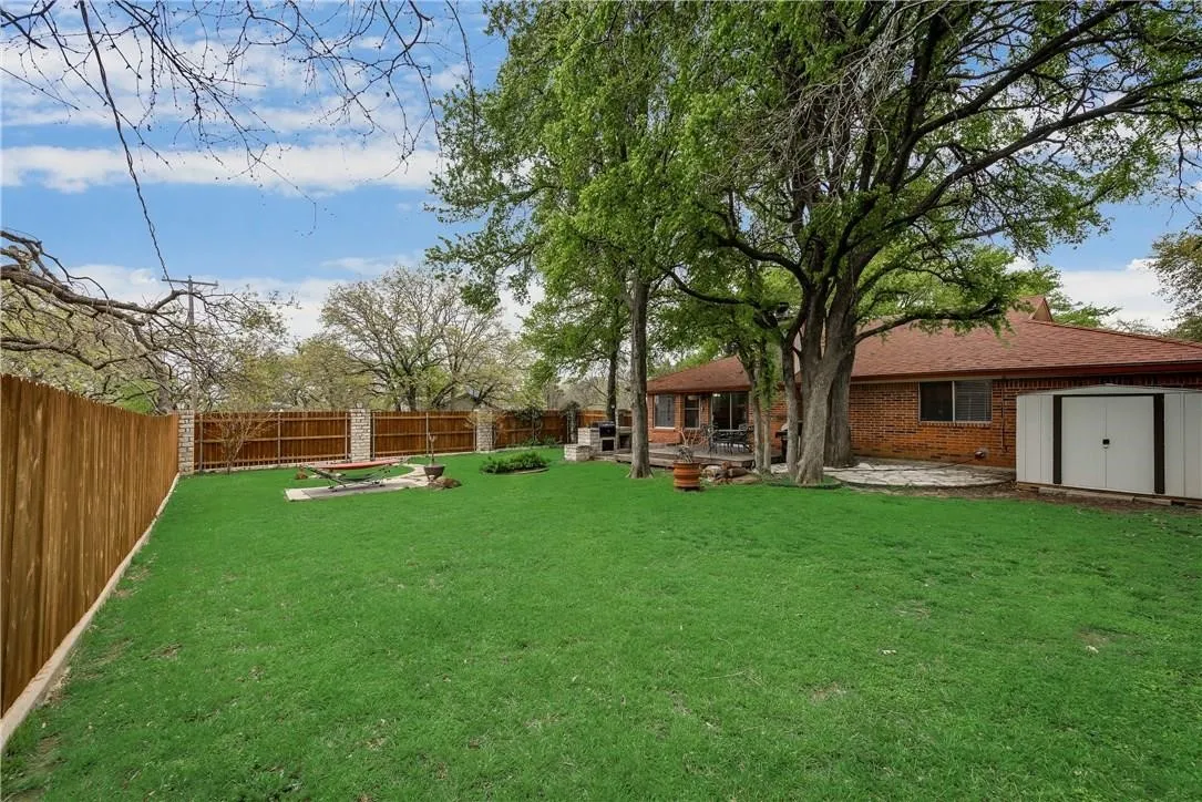 Single Family Residence For Rent in Tarrant County , 1400 Breckenridge Road, Mansfield, Texas 76063, 3 Bedroom, 2 Bathroom, 2 Garage spaces, 1,440 Sqft, built in 1981, mls#21420779, Real Estate Agent in Mansfield, Homes For Rent in Tarrant county, Homes For Rent in Mansfield, Realtor in Mansfield Texas, Real Estate Brokerage Independent Realty Texas, Luminita Cordes Realtor