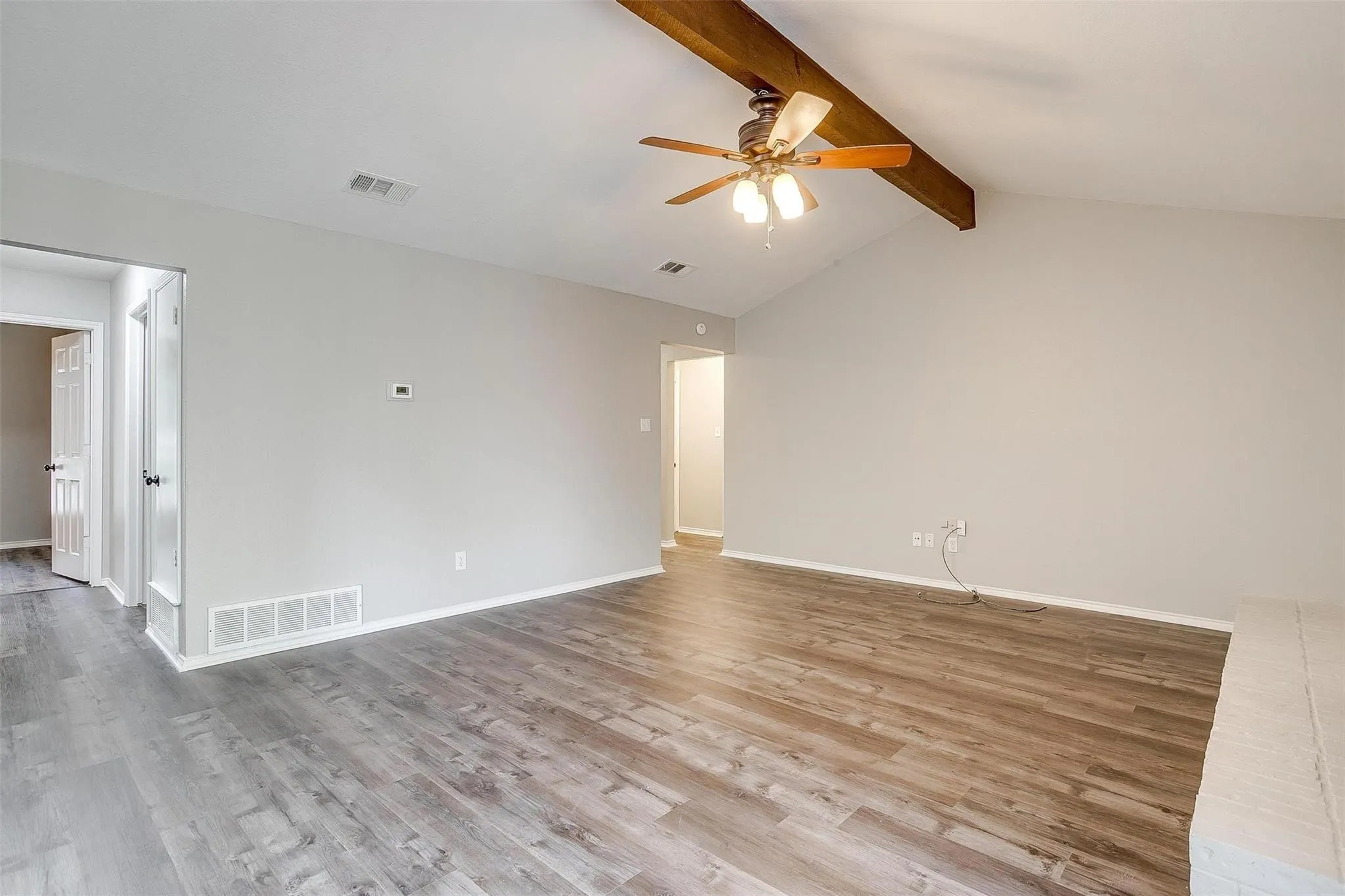 Single Family Residence For Rent in Tarrant County , 1400 Breckenridge Road, Mansfield, Texas 76063, 3 Bedroom, 2 Bathroom, 2 Garage spaces, 1,440 Sqft, built in 1981, mls#21420779, Real Estate Agent in Mansfield, Homes For Rent in Tarrant county, Homes For Rent in Mansfield, Realtor in Mansfield Texas, Real Estate Brokerage Independent Realty Texas, Luminita Cordes Realtor