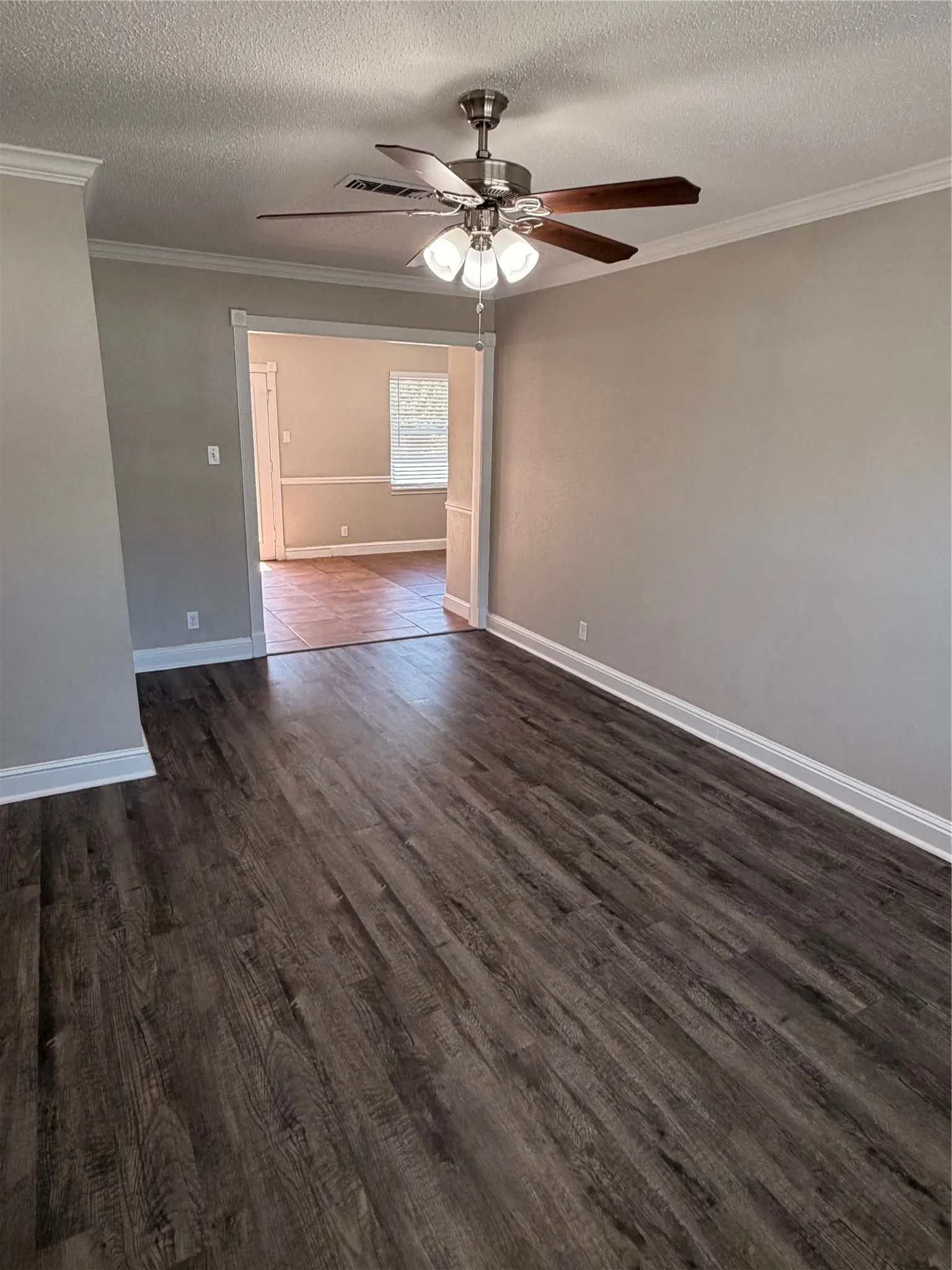 Single Family Residence For Rent in Tarrant County , 725 Willow Street, Hurst, Texas 76053, 4 Bedroom, 2 Bathroom, 2 Garage spaces, 1,423 Sqft, built in 1963, mls#21420978, Real Estate Agent in Hurst, Homes For Rent in Tarrant county, Homes For Rent in Hurst, Realtor in Hurst Texas, Real Estate Brokerage Independent Realty Texas, Luminita Cordes Realtor