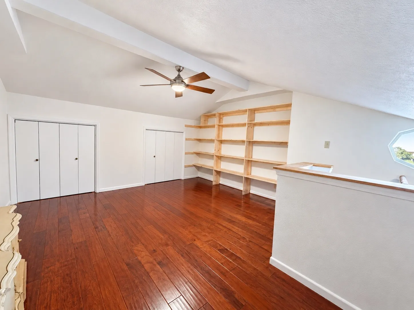 Single Family Residence For Sale in Rockwall County , 4012 Mediterranean Street, Rockwall, Texas 75087, 3 Bedroom, 4 Bathroom, Garage spaces, 1,380 Sqft, built in 1980, mls#21420103, Real Estate Agent in Rockwall, Homes For Sale in Rockwall county, Homes For Sale in Rockwall, Realtor in Rockwall Texas, Real Estate Brokerage Independent Realty Texas, Luminita Cordes Realtor