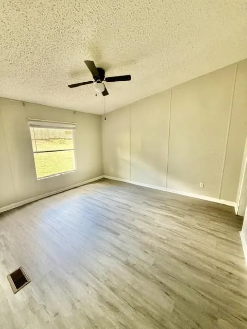 Mobile Home For Rent in Parker County , 723 Highland Circle, Springtown, Texas 76082, 3 Bedroom, 2 Bathroom, Garage spaces, 1,848 Sqft, built in 1997, mls#21421007, Real Estate Agent in Springtown, Homes For Rent in Parker county, Homes For Rent in Springtown, Realtor in Springtown Texas, Real Estate Brokerage Independent Realty Texas, Luminita Cordes Realtor