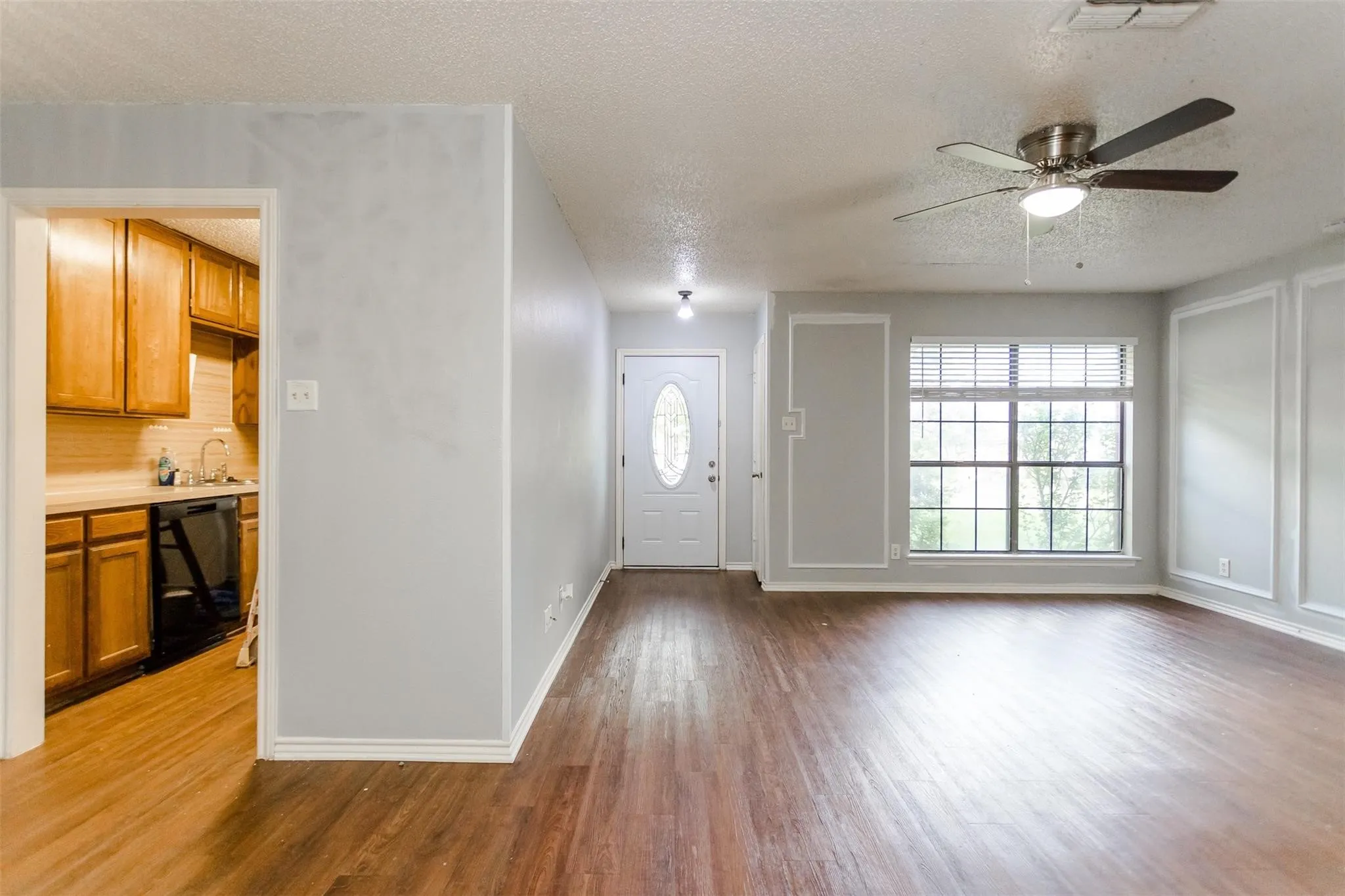 Duplex For Rent in Tarrant County , 2301 Kingsford Court, Arlington, Texas 76017, 3 Bedroom, 2 Bathroom, Garage spaces, 1,129 Sqft, built in 1985, mls#21420728, Real Estate Agent in Arlington, Homes For Rent in Tarrant county, Homes For Rent in Arlington, Realtor in Arlington Texas, Real Estate Brokerage Independent Realty Texas, Luminita Cordes Realtor