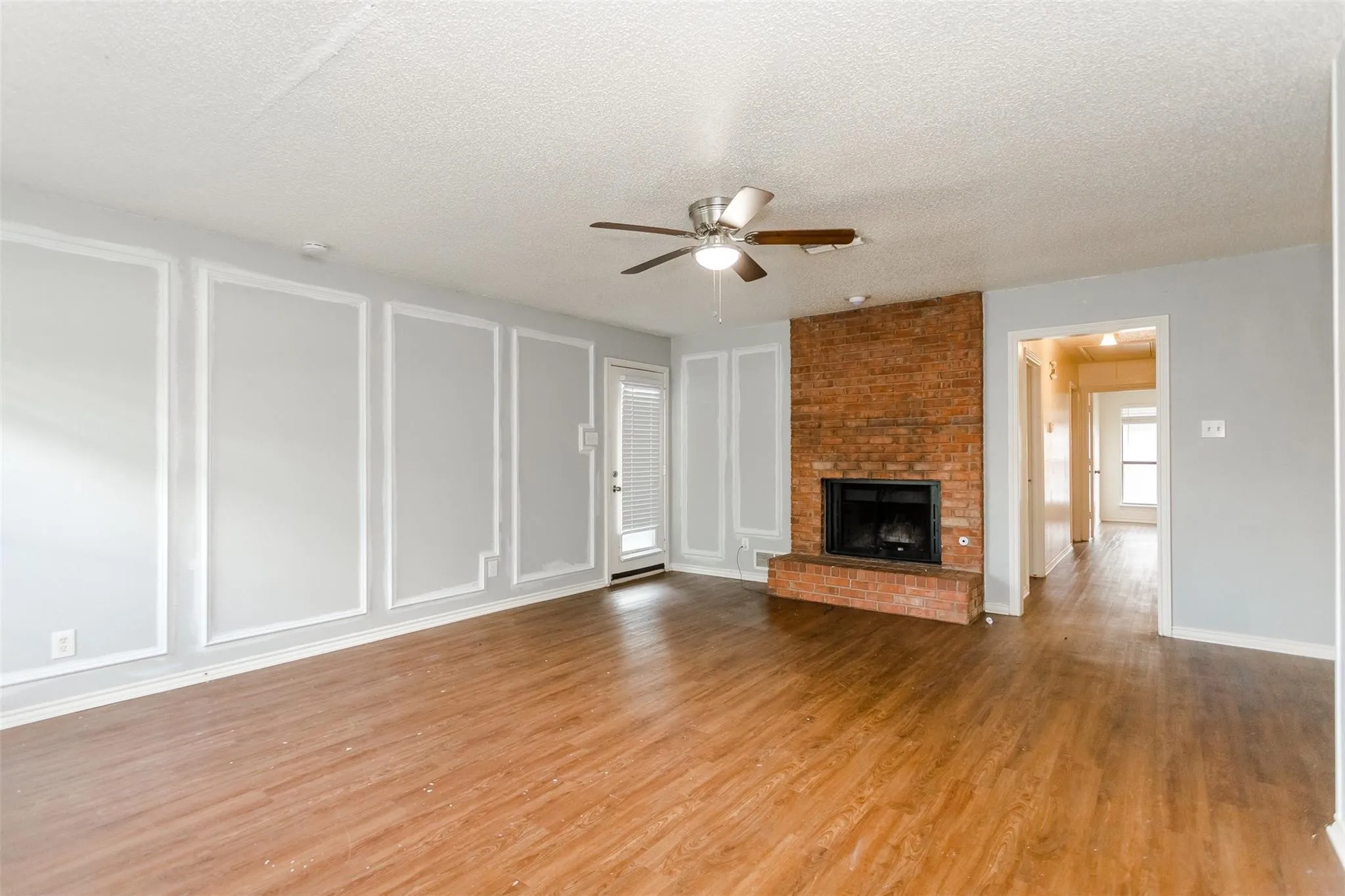 Duplex For Rent in Tarrant County , 2301 Kingsford Court, Arlington, Texas 76017, 3 Bedroom, 2 Bathroom, Garage spaces, 1,129 Sqft, built in 1985, mls#21420728, Real Estate Agent in Arlington, Homes For Rent in Tarrant county, Homes For Rent in Arlington, Realtor in Arlington Texas, Real Estate Brokerage Independent Realty Texas, Luminita Cordes Realtor