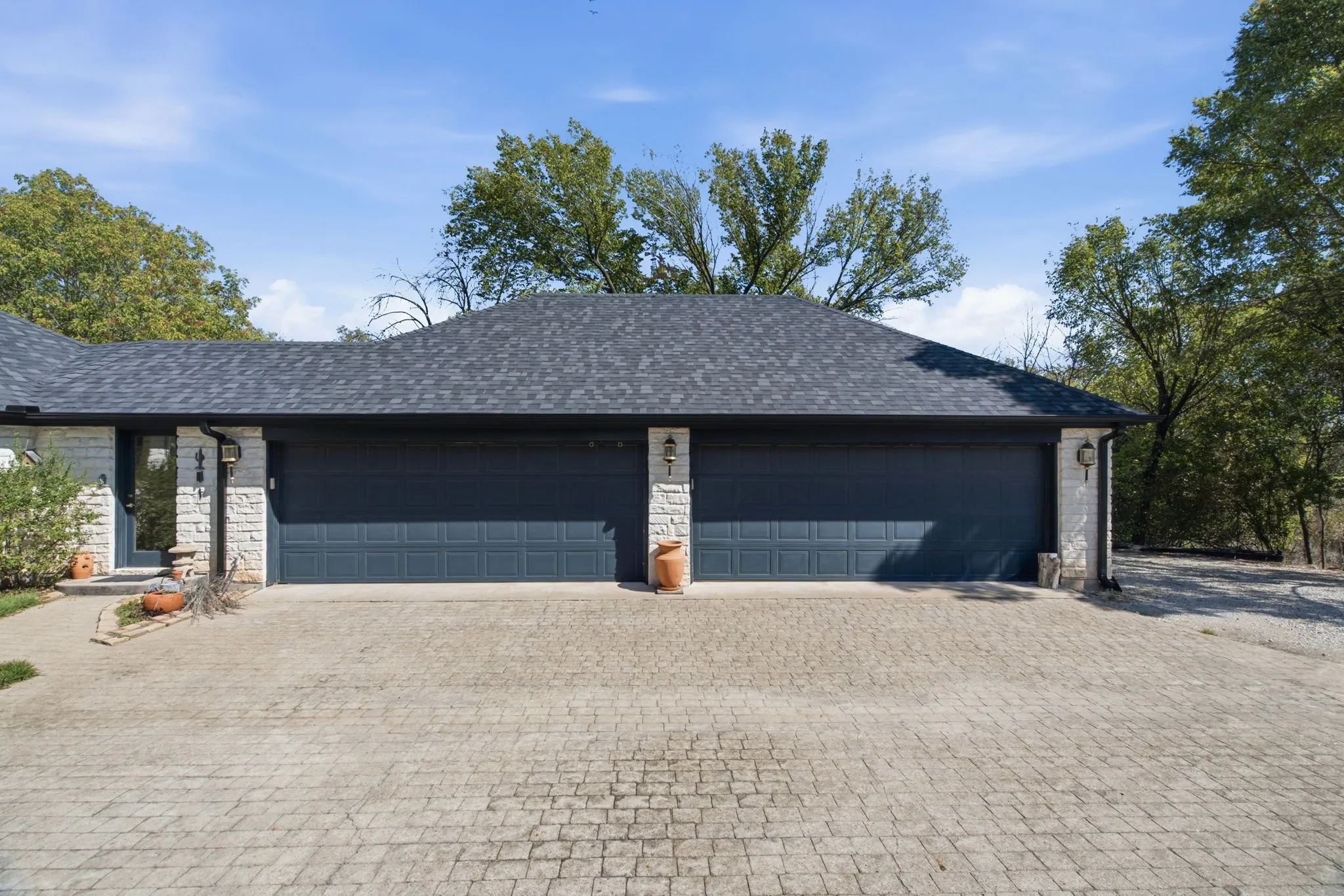 Single Family Residence For Sale in Parker County , 461 Quail Ridge Road, Aledo, Texas 76008, 3 Bedroom, 3 Bathroom, 4 Garage spaces, 3,018 Sqft, built in 1995, mls#21418317, Real Estate Agent in Aledo, Homes For Sale in Parker county, Homes For Sale in Aledo, Realtor in Aledo Texas, Real Estate Brokerage Independent Realty Texas, Luminita Cordes Realtor