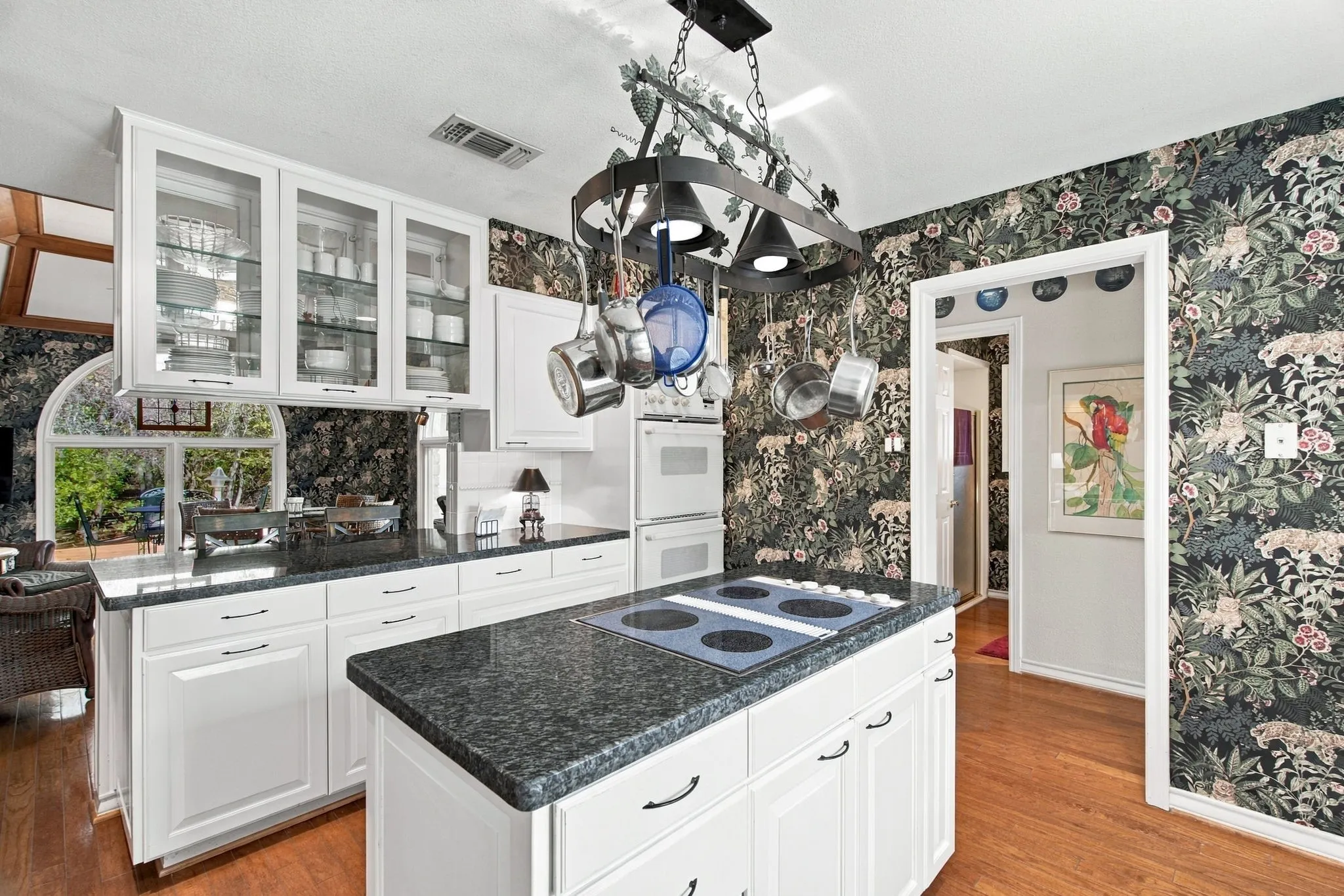 Single Family Residence For Sale in Parker County , 461 Quail Ridge Road, Aledo, Texas 76008, 3 Bedroom, 3 Bathroom, 4 Garage spaces, 3,018 Sqft, built in 1995, mls#21418317, Real Estate Agent in Aledo, Homes For Sale in Parker county, Homes For Sale in Aledo, Realtor in Aledo Texas, Real Estate Brokerage Independent Realty Texas, Luminita Cordes Realtor