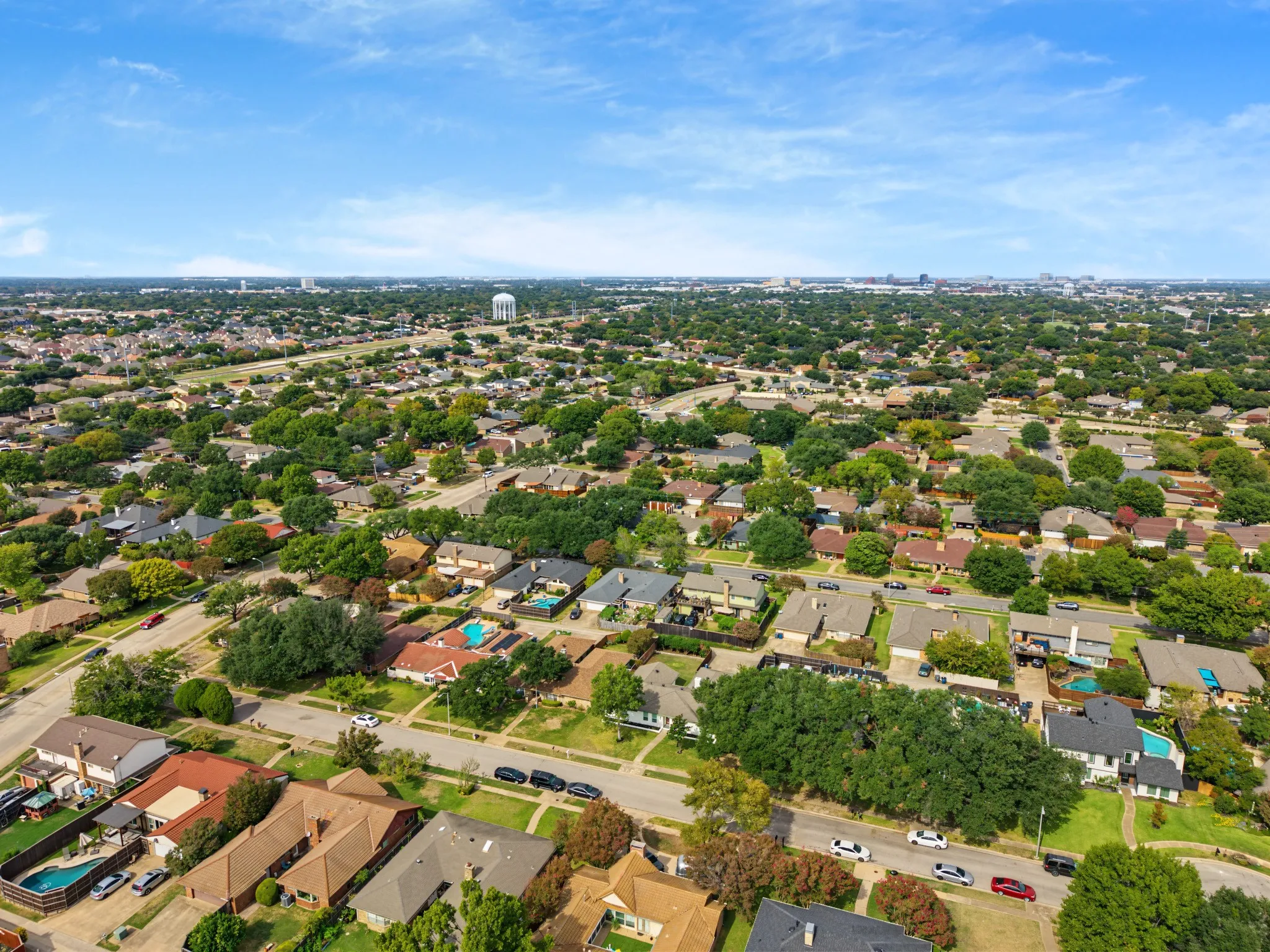 Single Family Residence For Sale in Dallas County , 10219 Echo Ridge Court, Dallas, Texas 75243, 4 Bedroom, 3 Bathroom, 2 Garage spaces, 2,004 Sqft, built in 1978, mls#21420499, Real Estate Agent in Dallas, Homes For Sale in Dallas county, Homes For Sale in Dallas, Realtor in Dallas Texas, Real Estate Brokerage Independent Realty Texas, Luminita Cordes Realtor