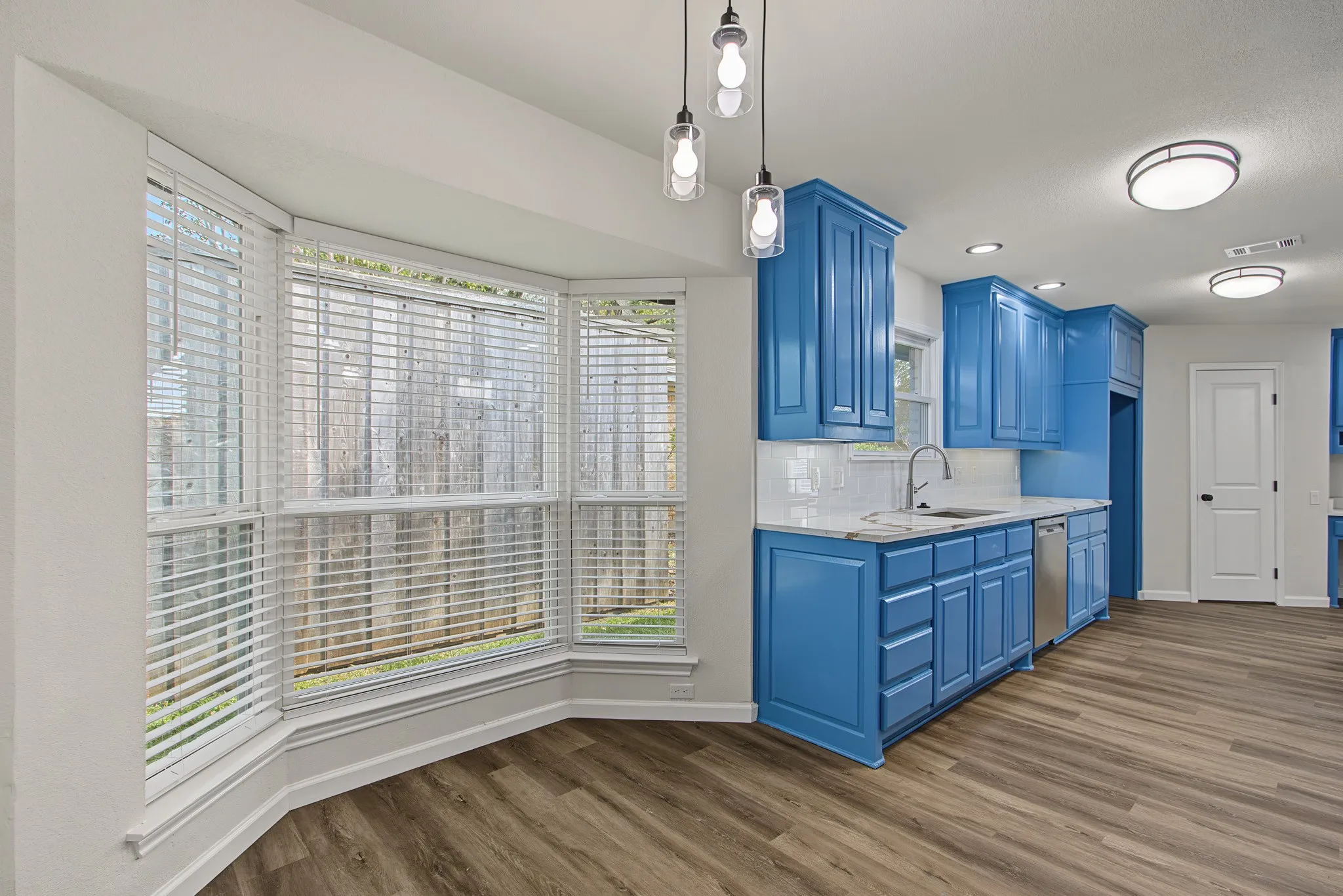Single Family Residence For Sale in Dallas County , 10219 Echo Ridge Court, Dallas, Texas 75243, 4 Bedroom, 3 Bathroom, 2 Garage spaces, 2,004 Sqft, built in 1978, mls#21420499, Real Estate Agent in Dallas, Homes For Sale in Dallas county, Homes For Sale in Dallas, Realtor in Dallas Texas, Real Estate Brokerage Independent Realty Texas, Luminita Cordes Realtor