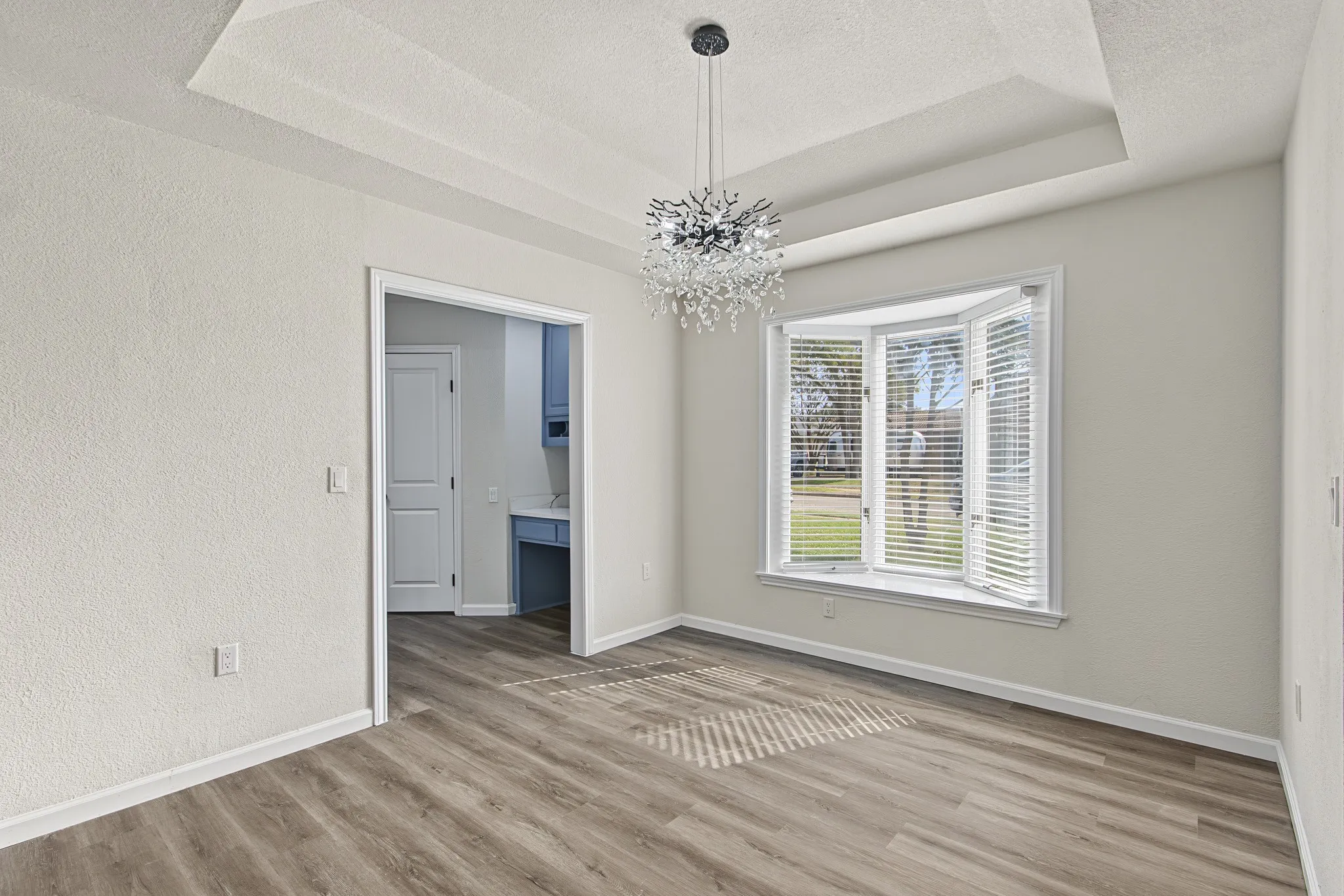 Single Family Residence For Sale in Dallas County , 10219 Echo Ridge Court, Dallas, Texas 75243, 4 Bedroom, 3 Bathroom, 2 Garage spaces, 2,004 Sqft, built in 1978, mls#21420499, Real Estate Agent in Dallas, Homes For Sale in Dallas county, Homes For Sale in Dallas, Realtor in Dallas Texas, Real Estate Brokerage Independent Realty Texas, Luminita Cordes Realtor